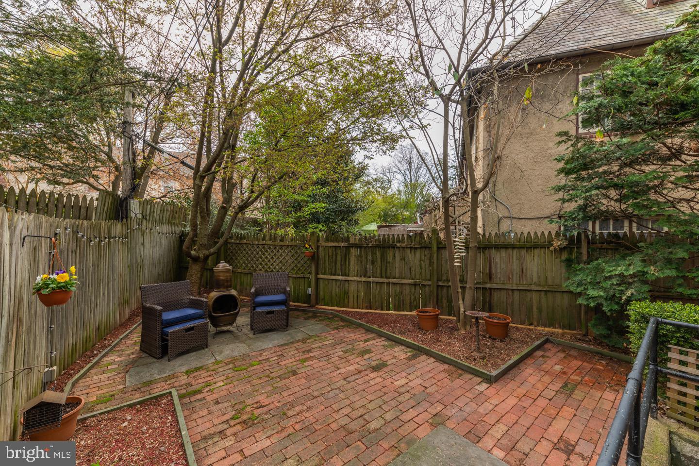 CHESTNUT HILL - Residential
