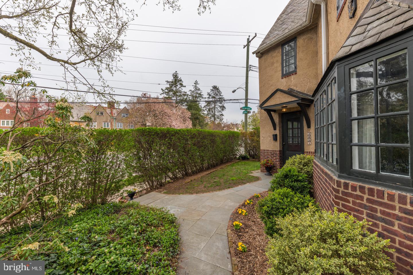 CHESTNUT HILL - Residential