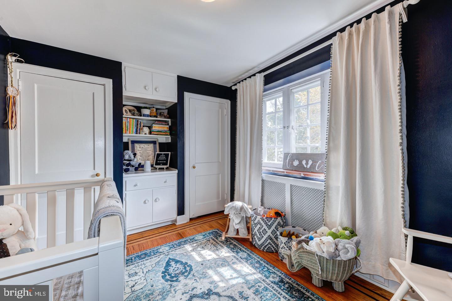 CHESTNUT HILL - Residential