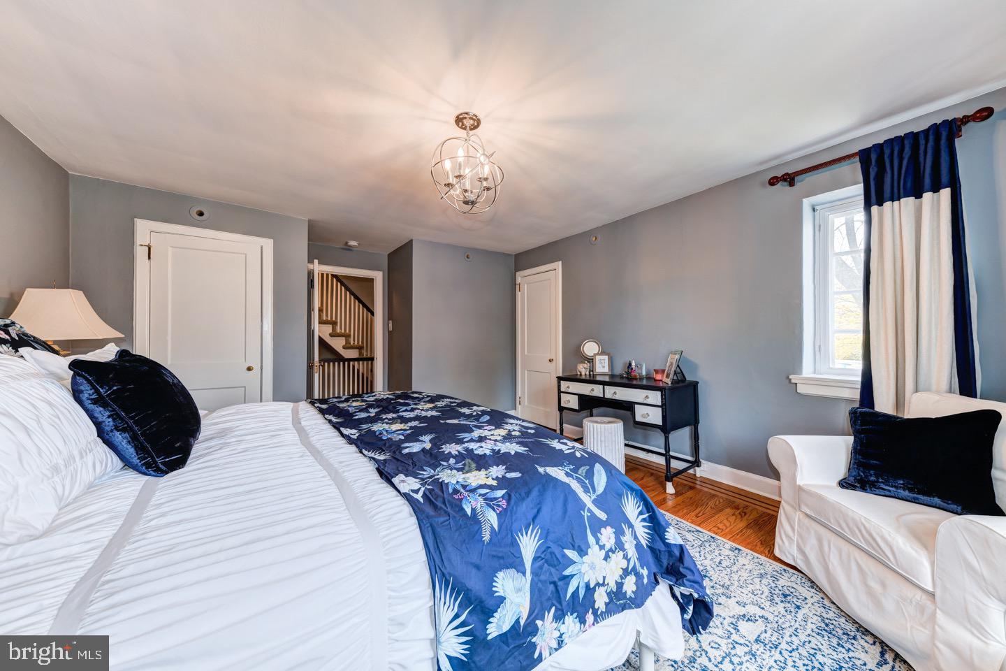 CHESTNUT HILL - Residential