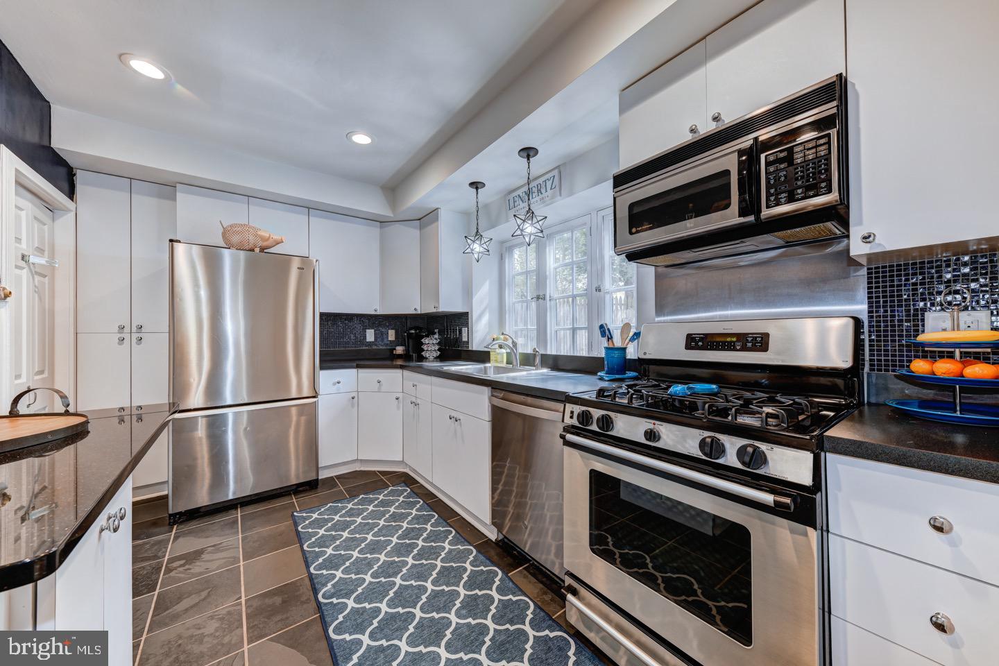 CHESTNUT HILL - Residential