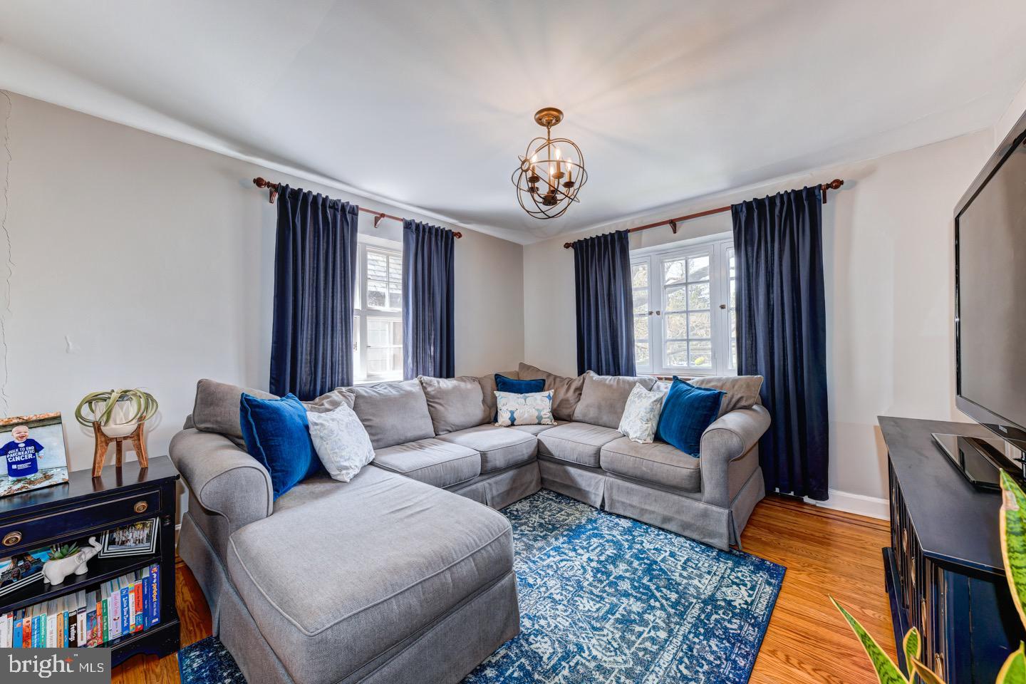 CHESTNUT HILL - Residential