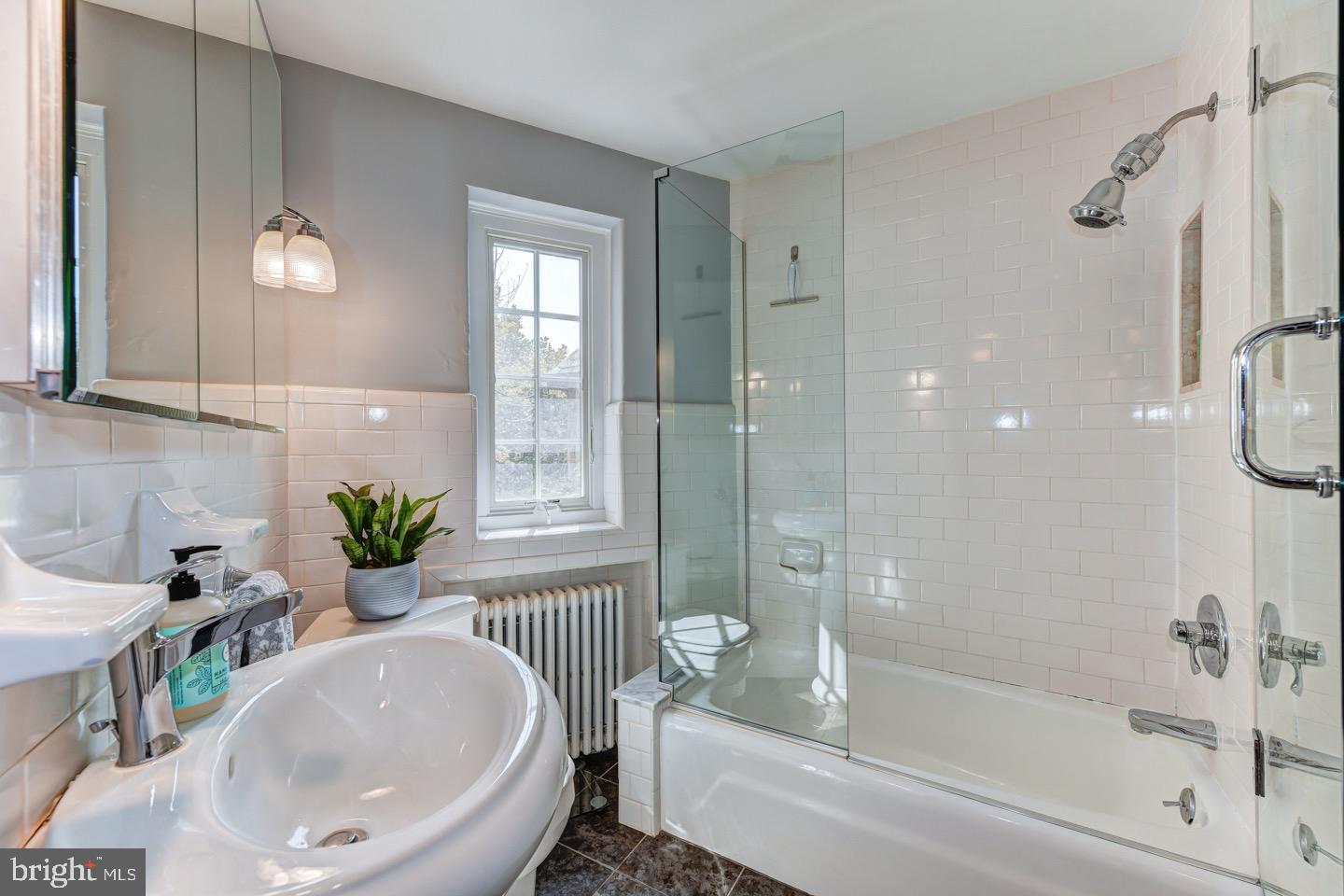 CHESTNUT HILL - Residential