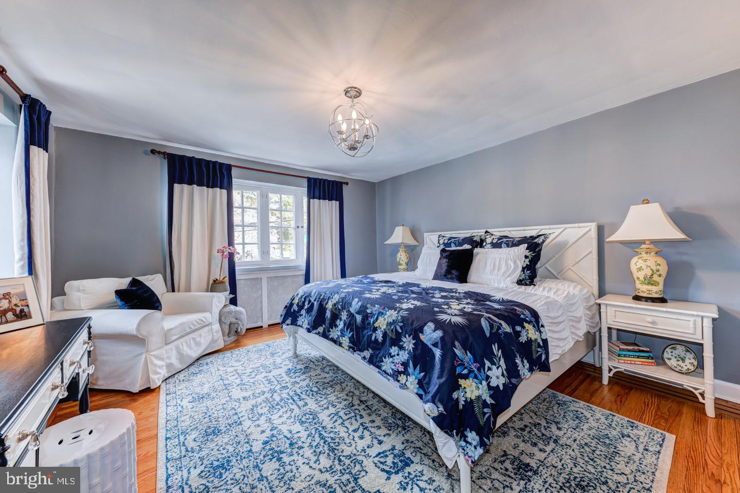 CHESTNUT HILL - Residential