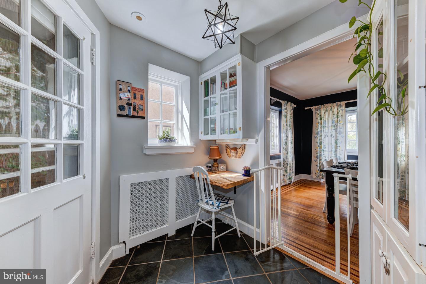 CHESTNUT HILL - Residential