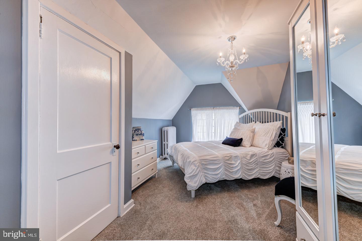 CHESTNUT HILL - Residential