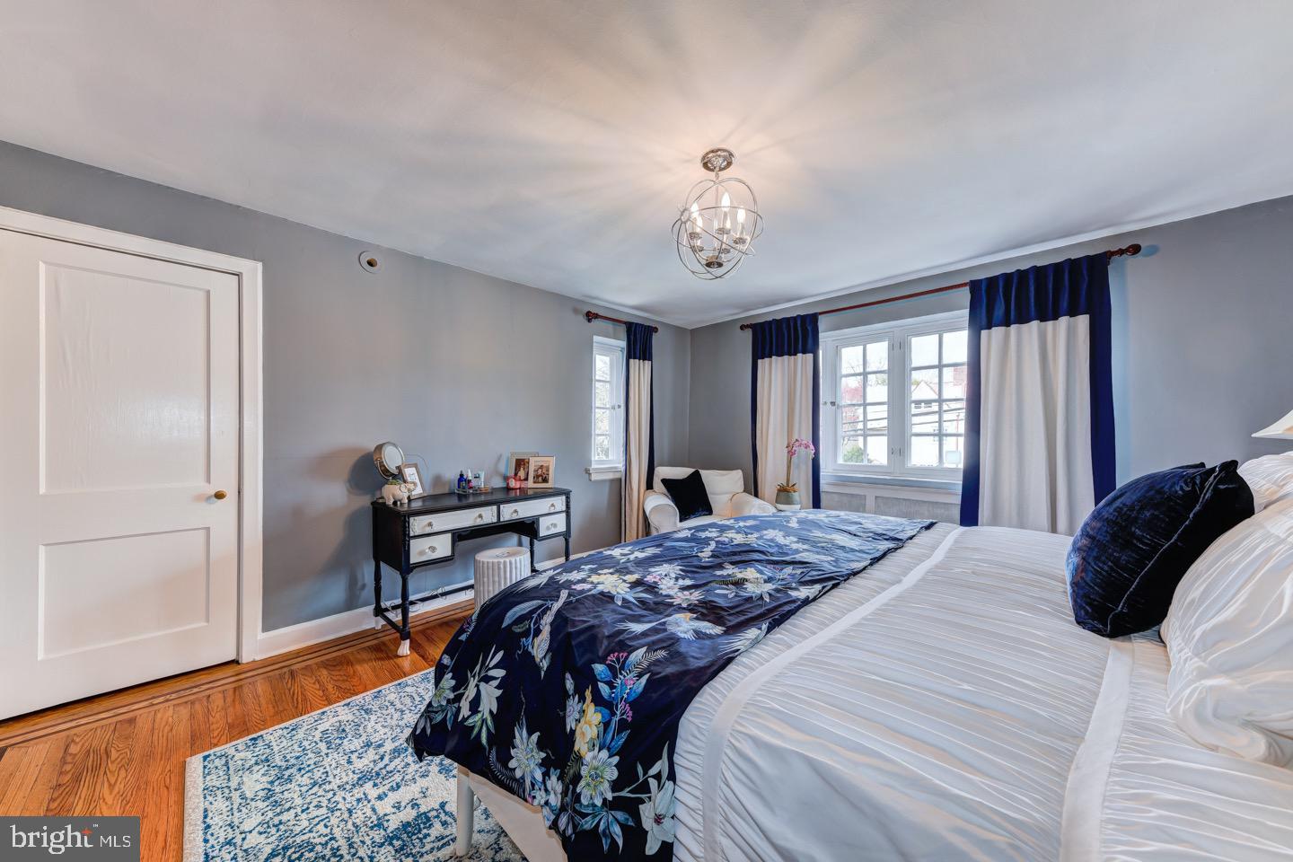 CHESTNUT HILL - Residential