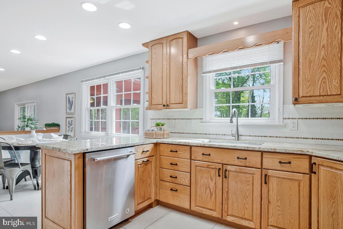 BURLEIGH MANOR - Residential