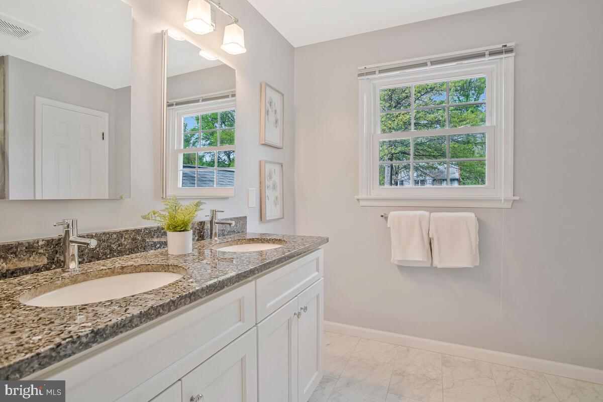 BURLEIGH MANOR - Residential