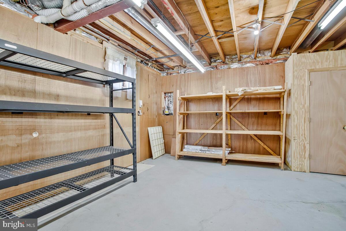 BURLEIGH MANOR - Residential