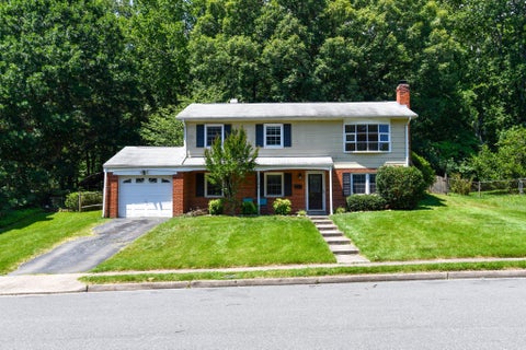 Photo of 14716 Dunbar Lane, WOODBRIDGE, VA 22193 (MLS # VAPW2122534)