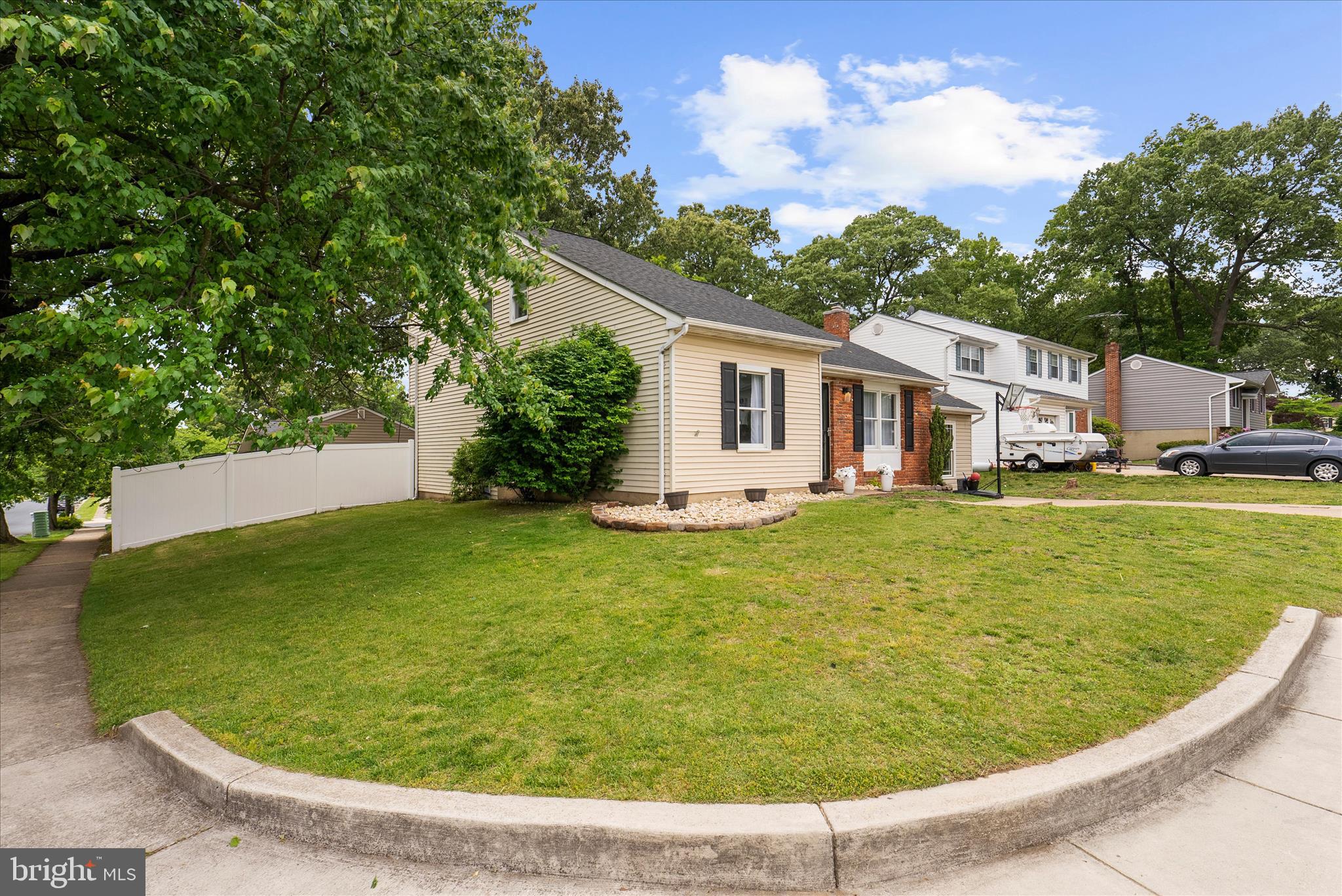LINTHICUM OAKS - Residential