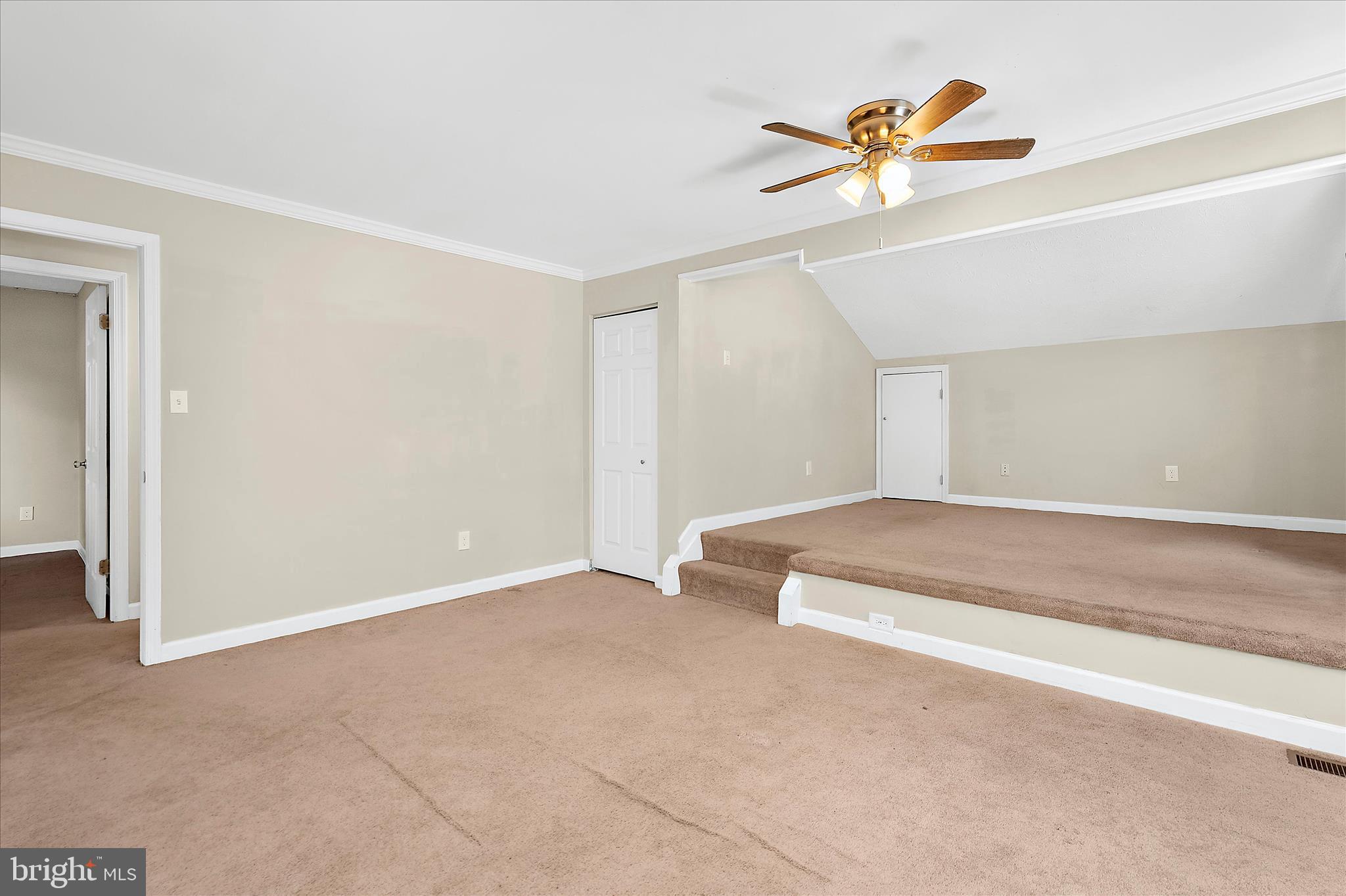 LINTHICUM OAKS - Residential