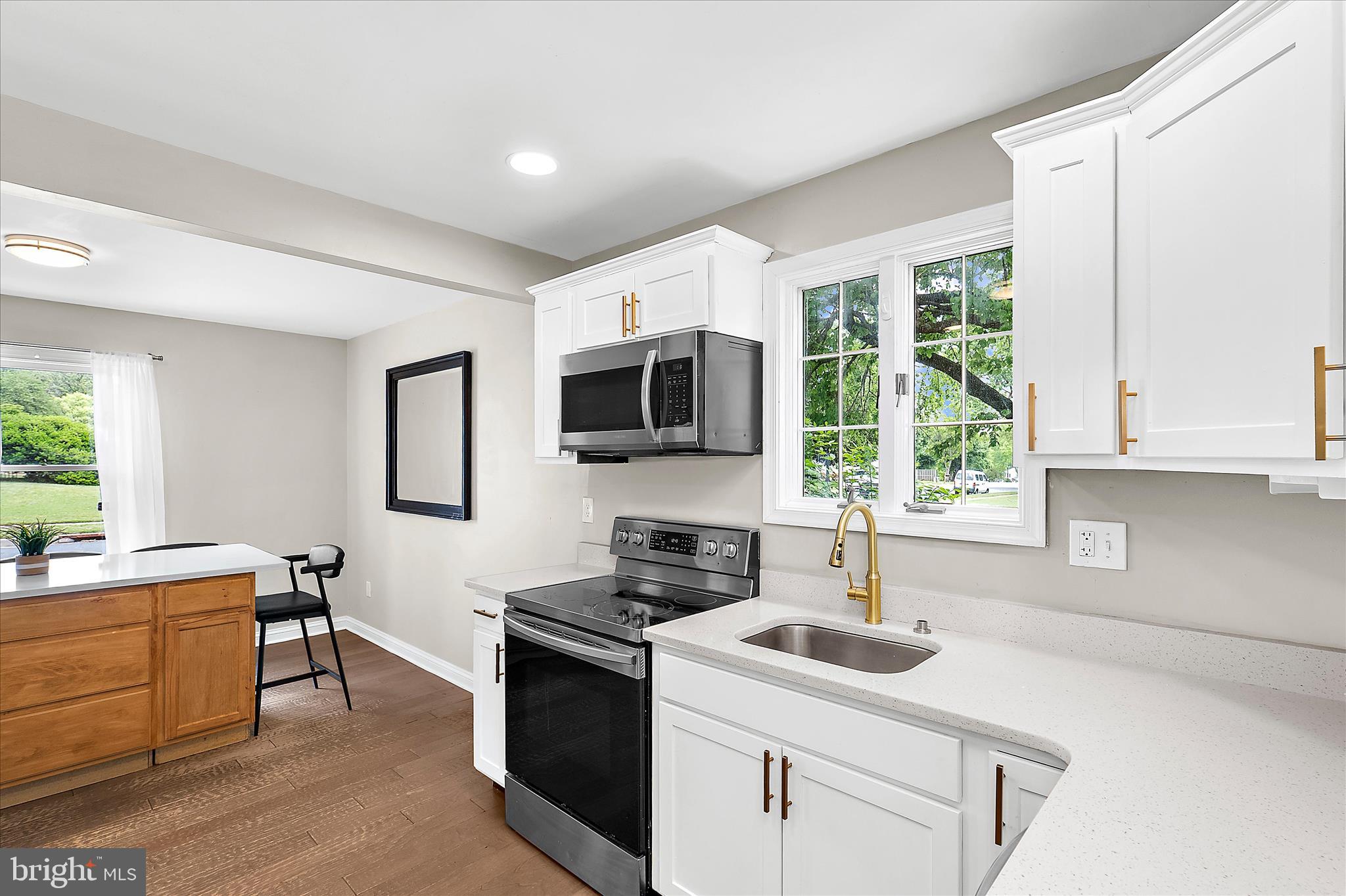 LINTHICUM OAKS - Residential