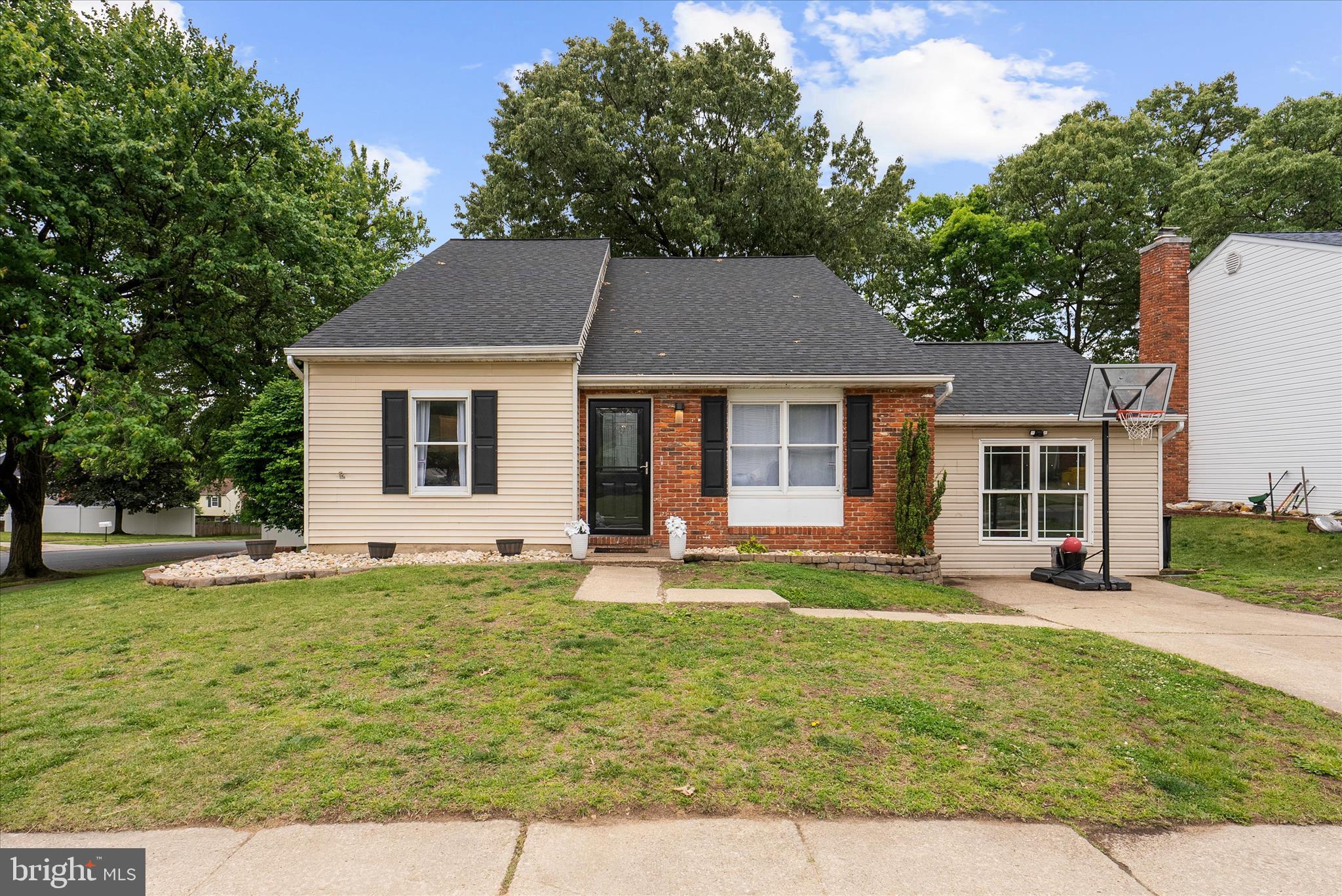 LINTHICUM OAKS - Residential