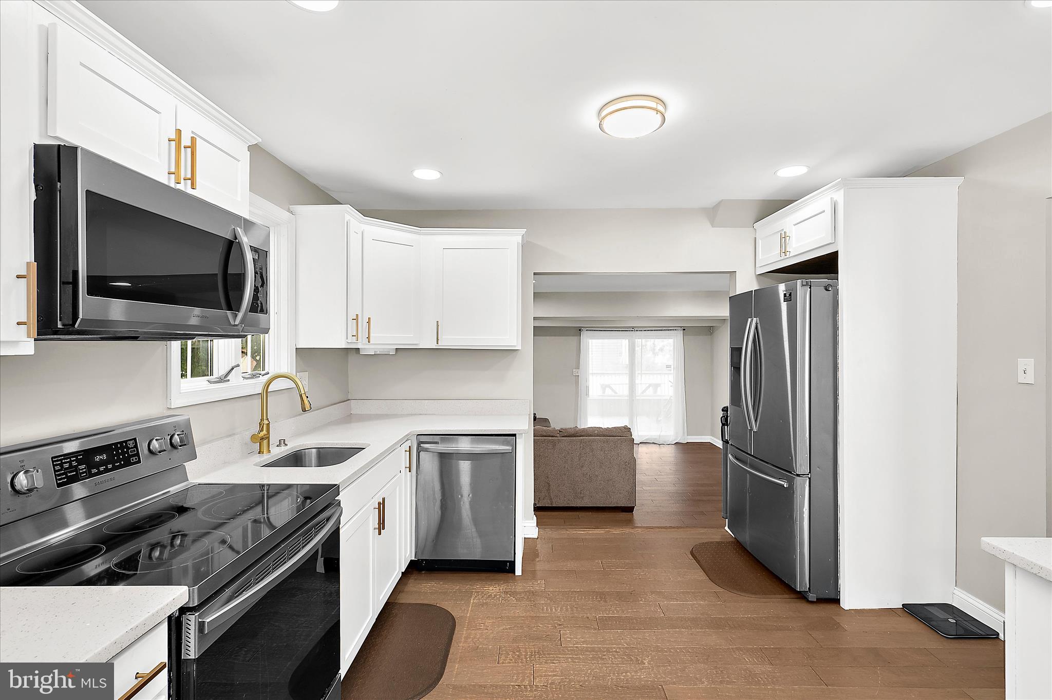 LINTHICUM OAKS - Residential