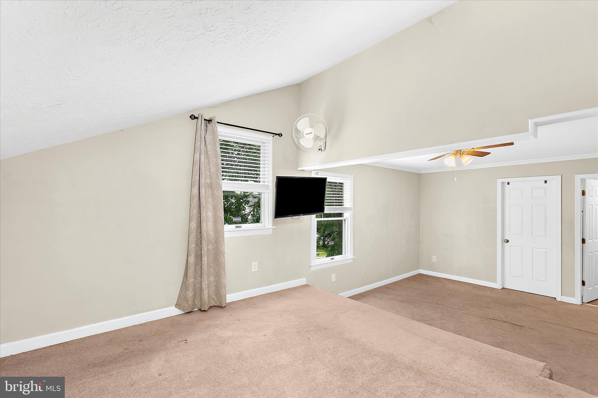 LINTHICUM OAKS - Residential