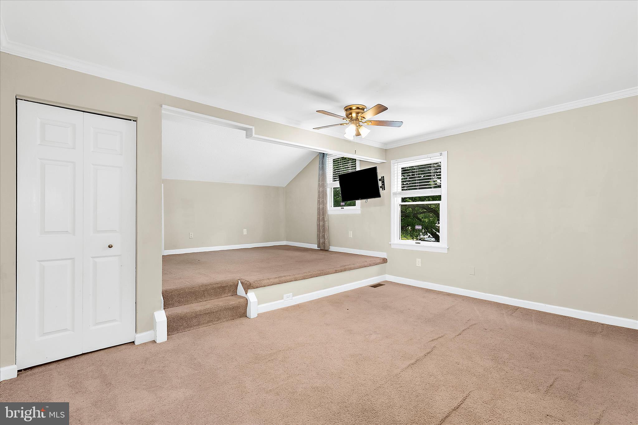 LINTHICUM OAKS - Residential