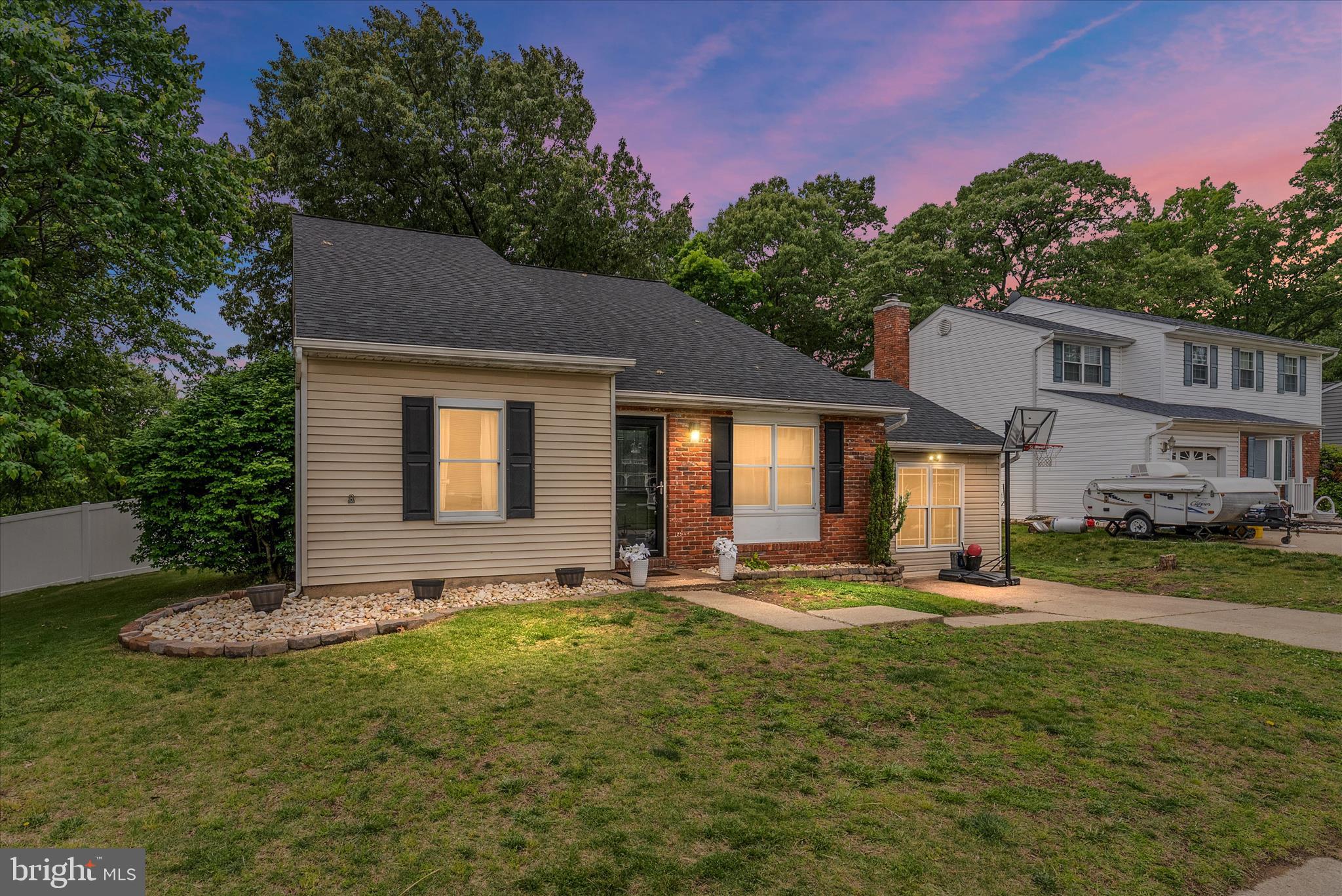 LINTHICUM OAKS - Residential