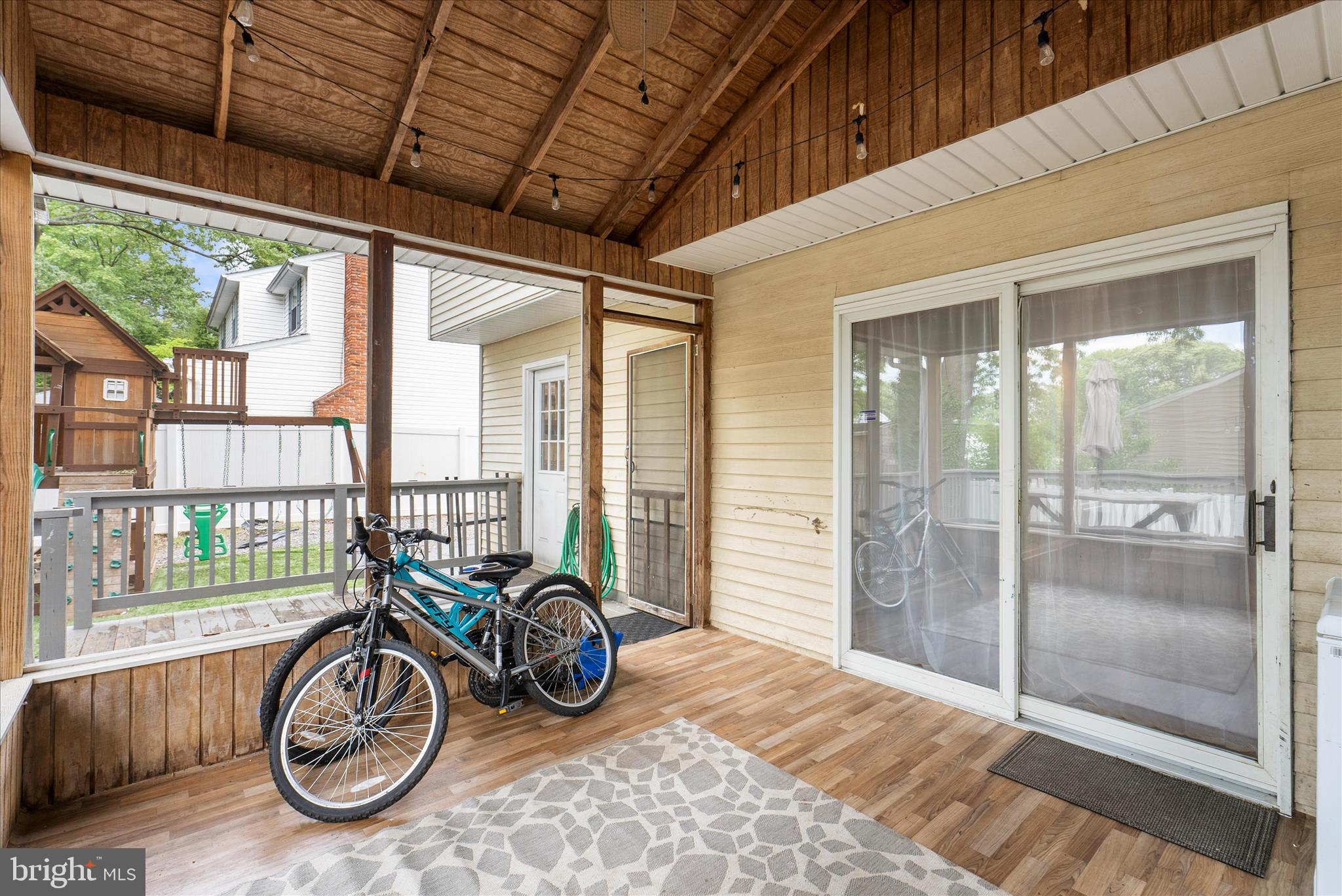 LINTHICUM OAKS - Residential