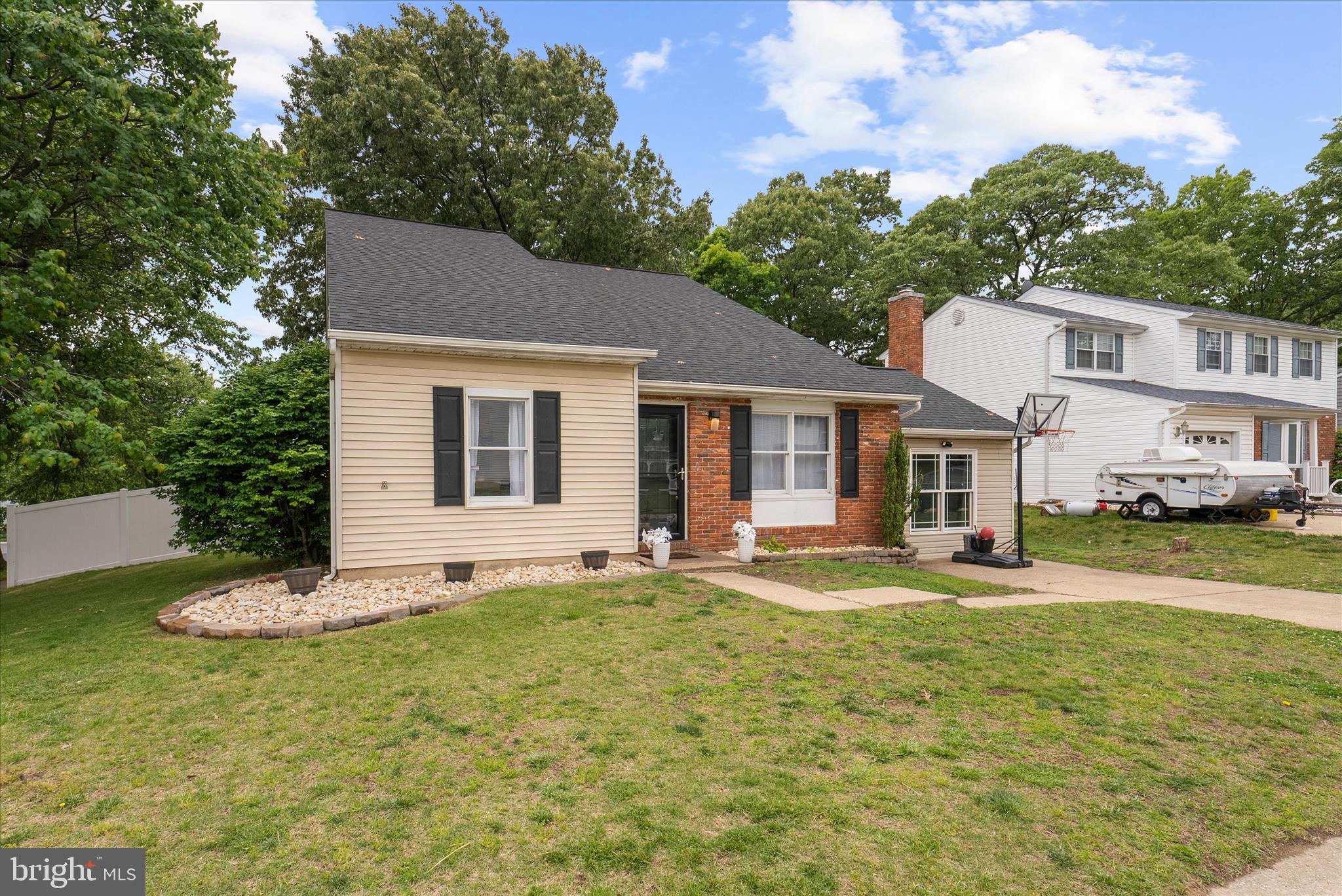 LINTHICUM OAKS - Residential