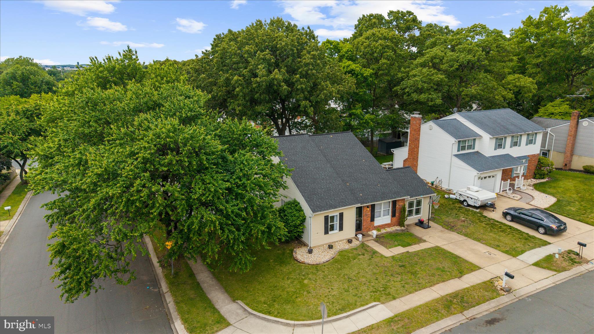 LINTHICUM OAKS - Residential