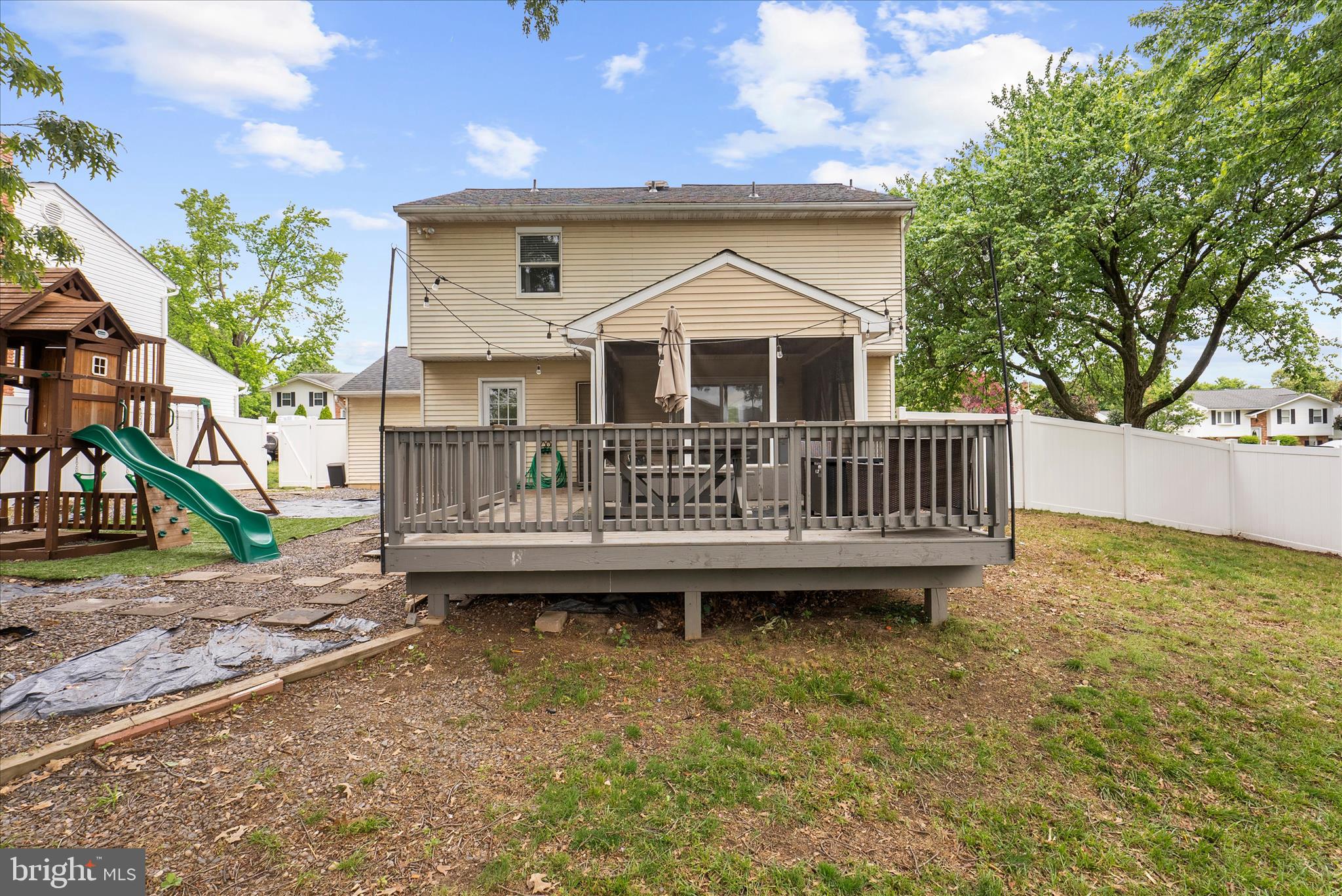 LINTHICUM OAKS - Residential