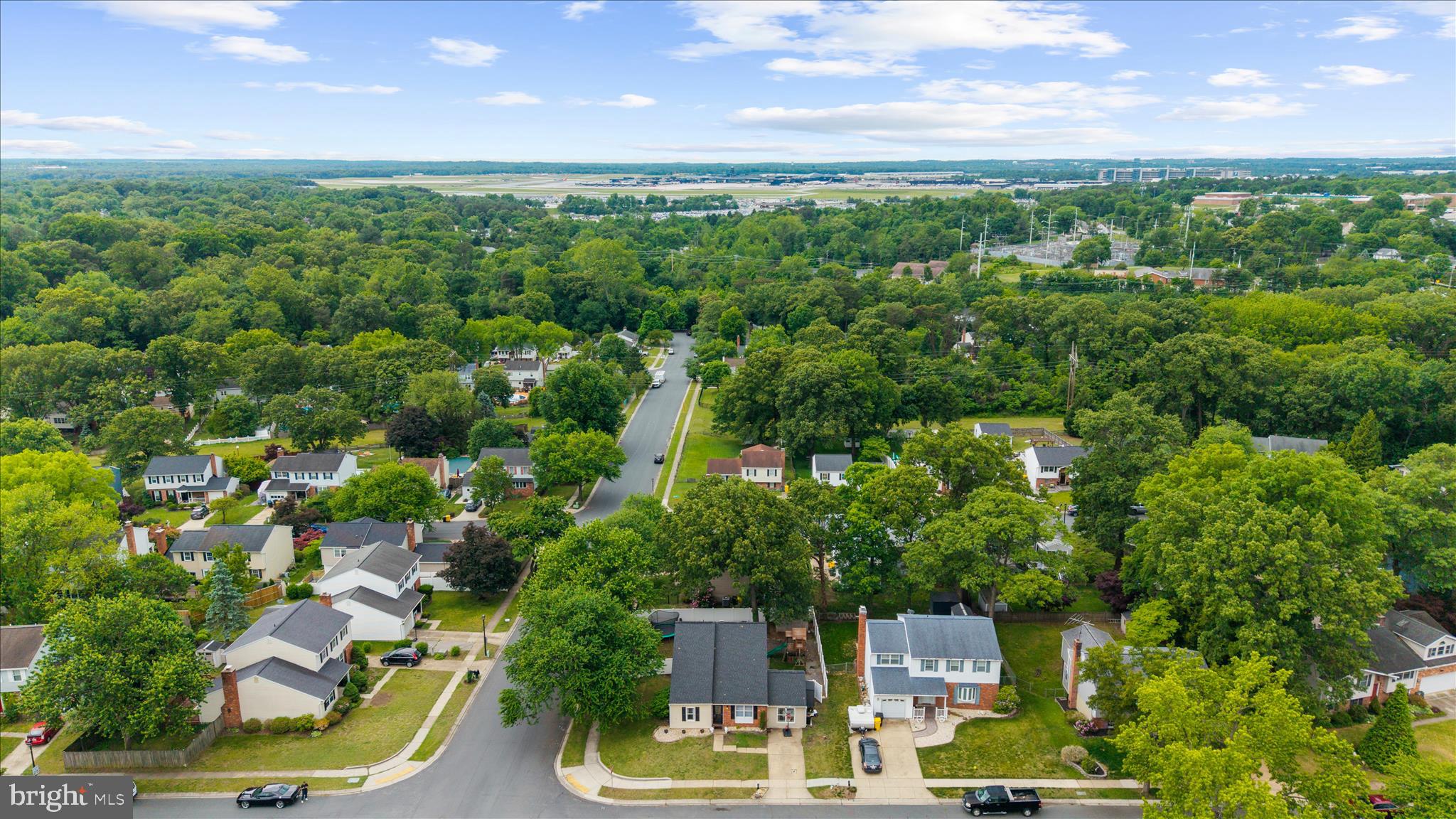LINTHICUM OAKS - Residential