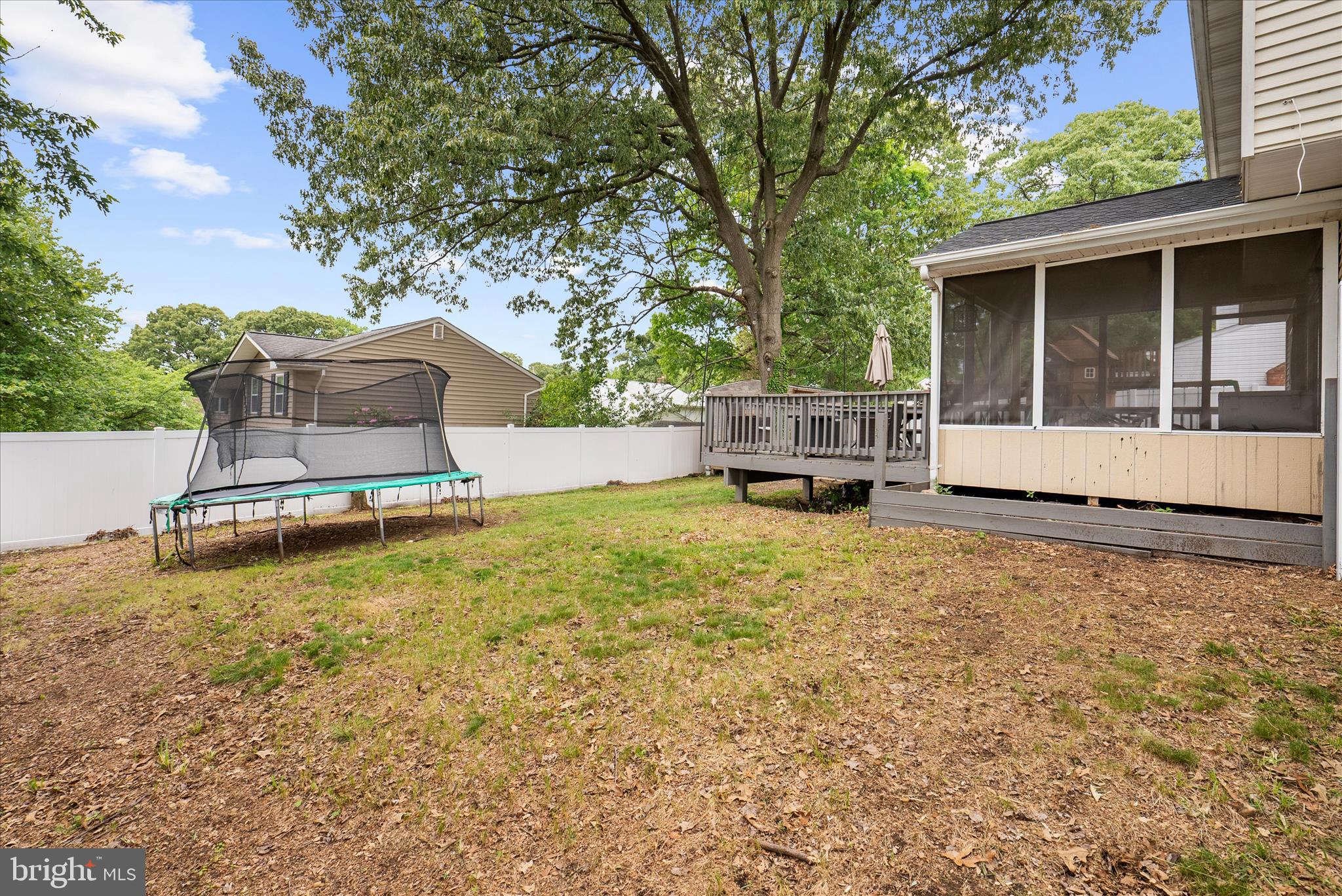 LINTHICUM OAKS - Residential