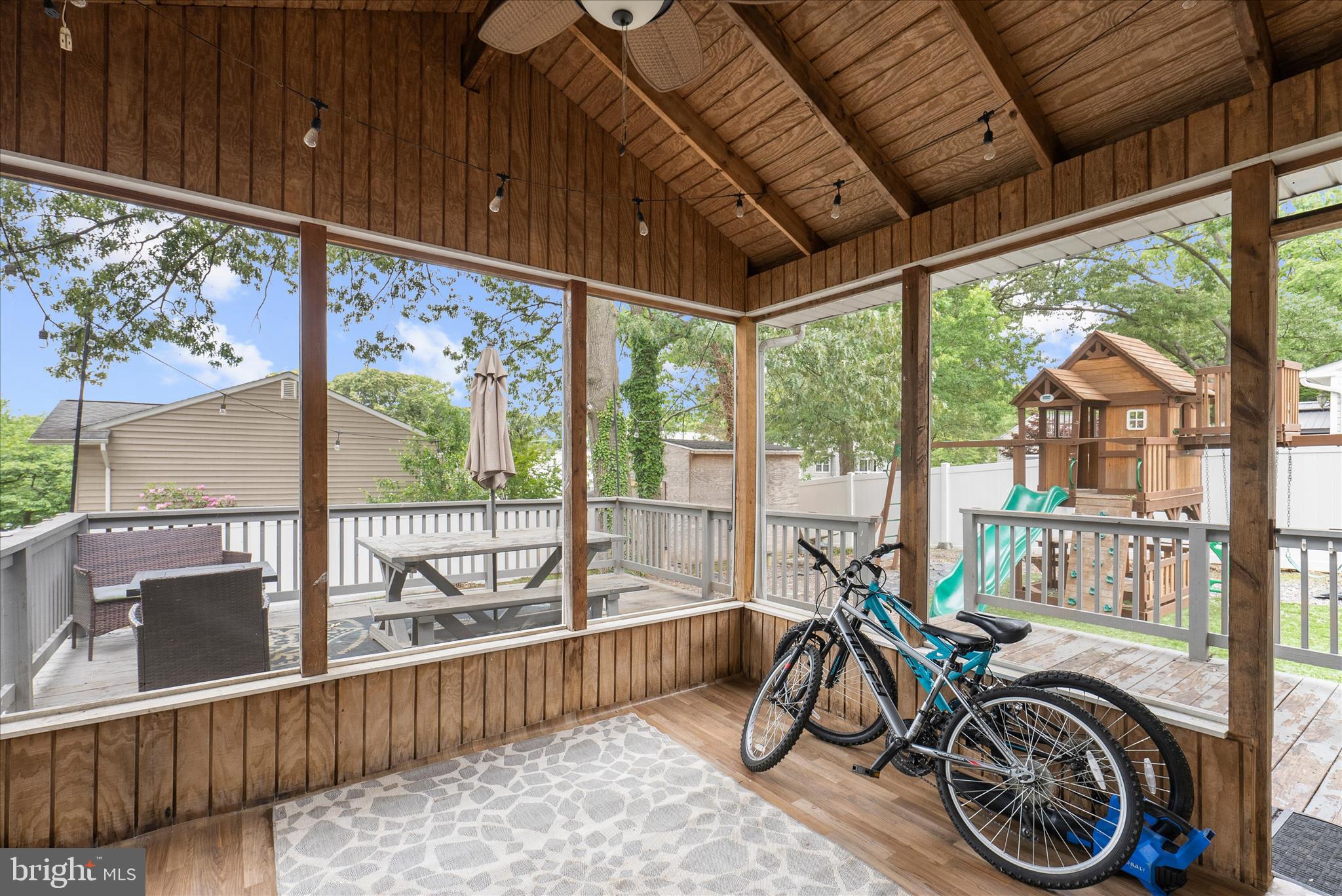 LINTHICUM OAKS - Residential