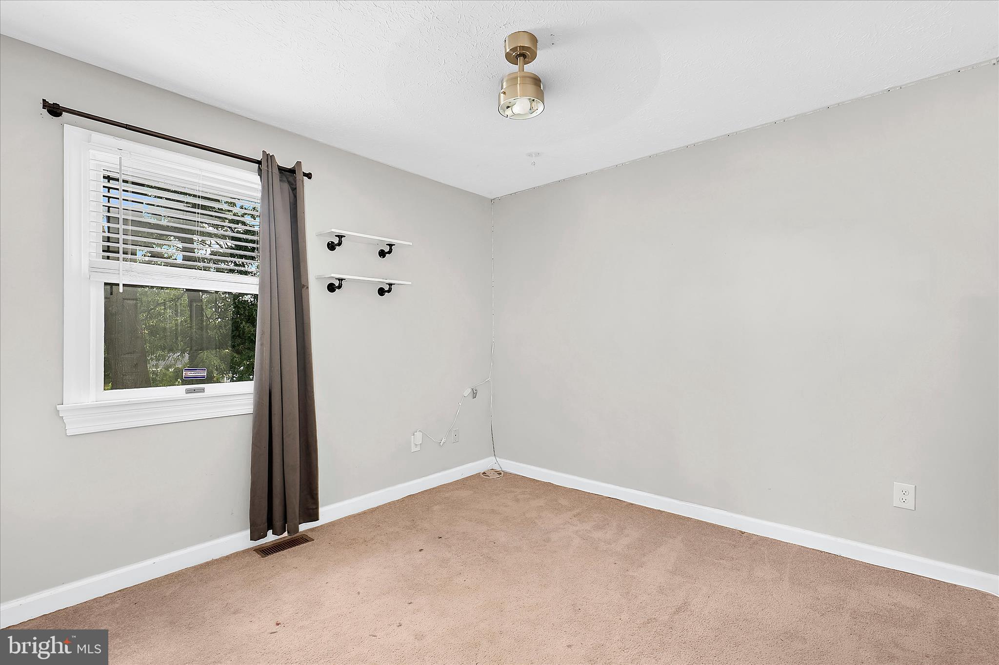 LINTHICUM OAKS - Residential