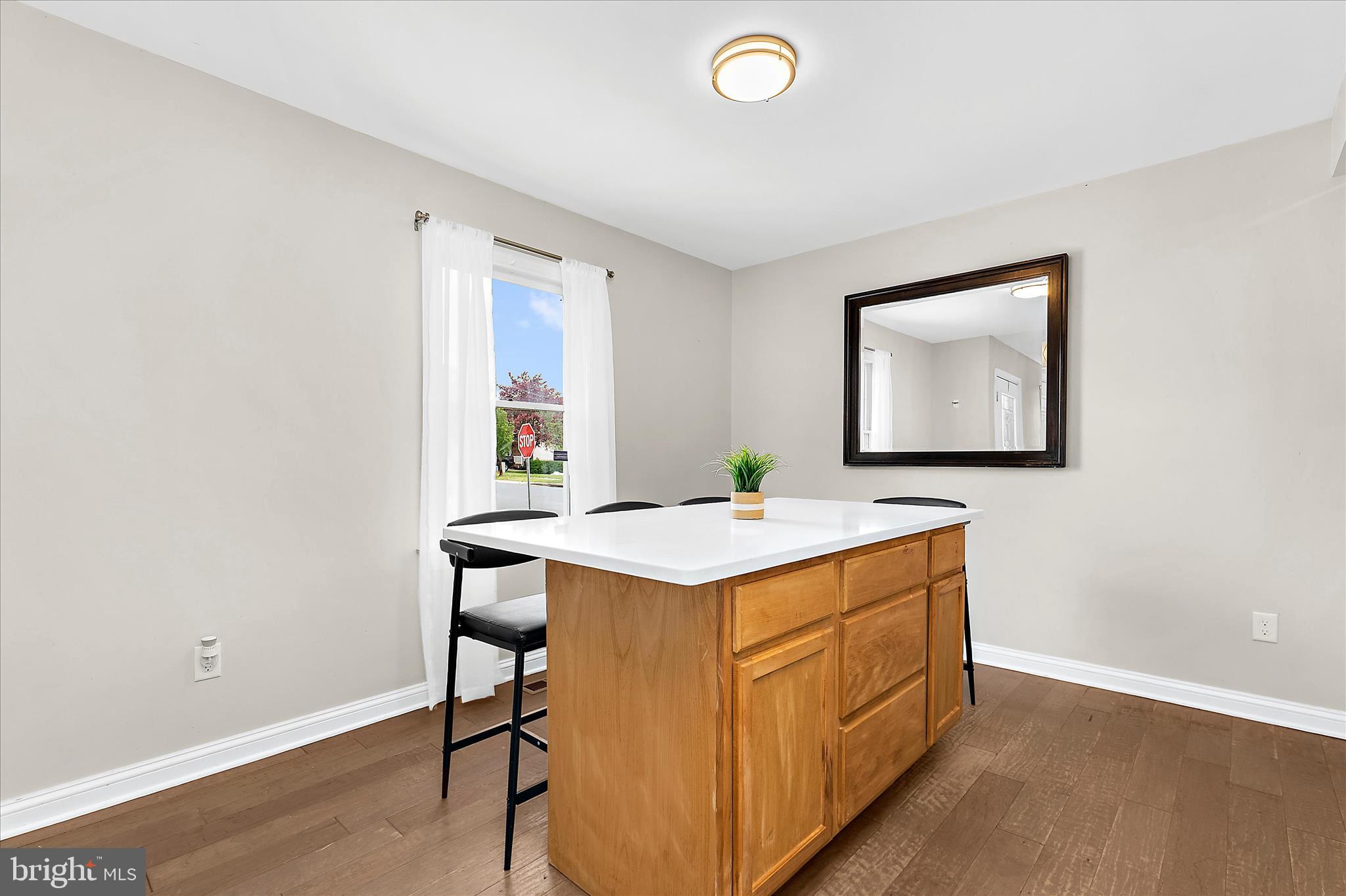 LINTHICUM OAKS - Residential