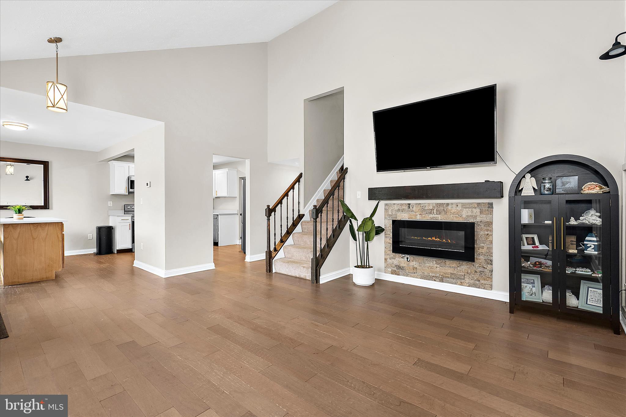 LINTHICUM OAKS - Residential