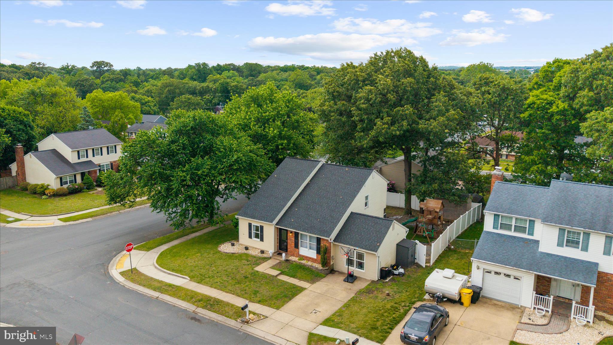 LINTHICUM OAKS - Residential