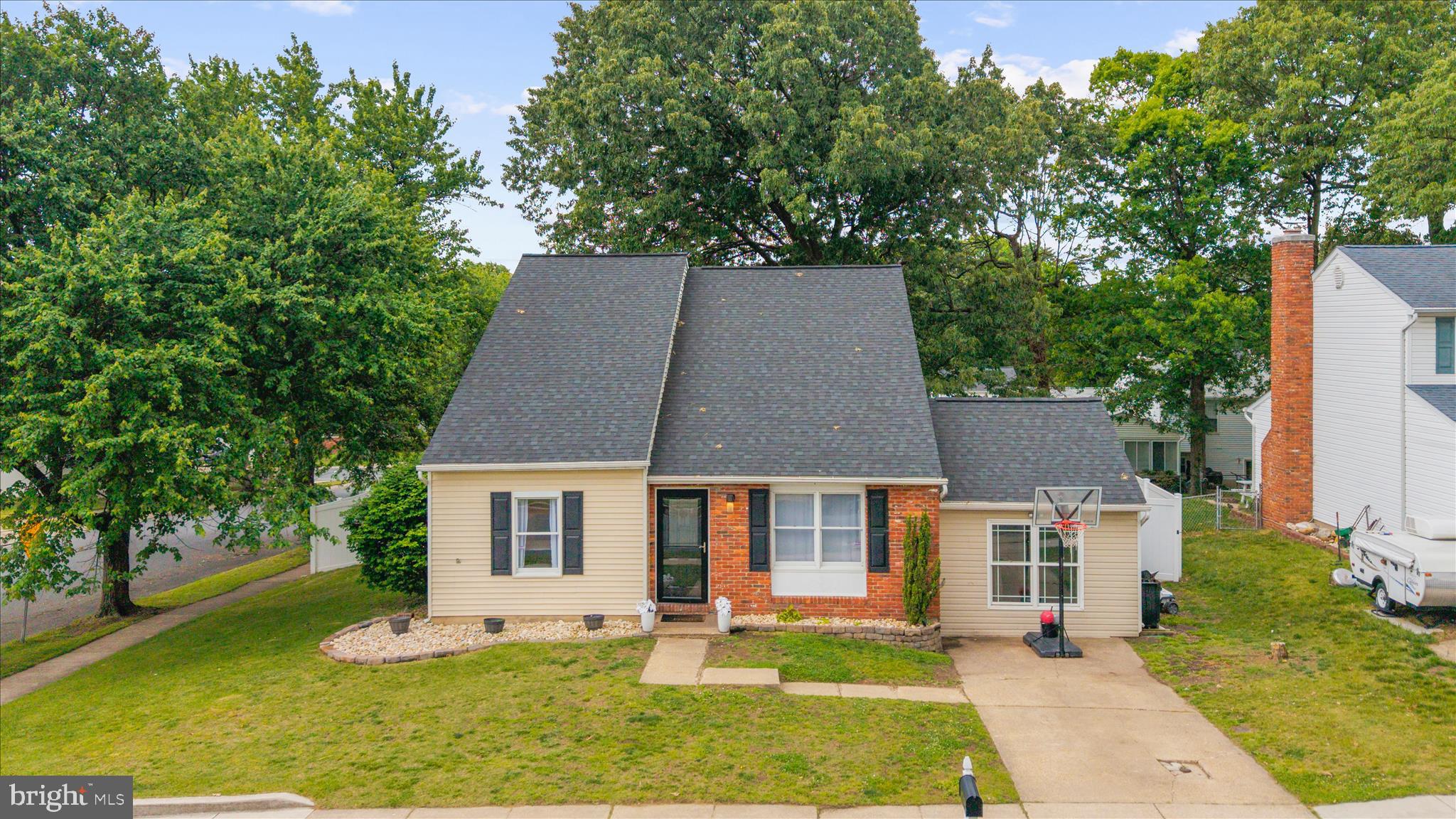 LINTHICUM OAKS - Residential