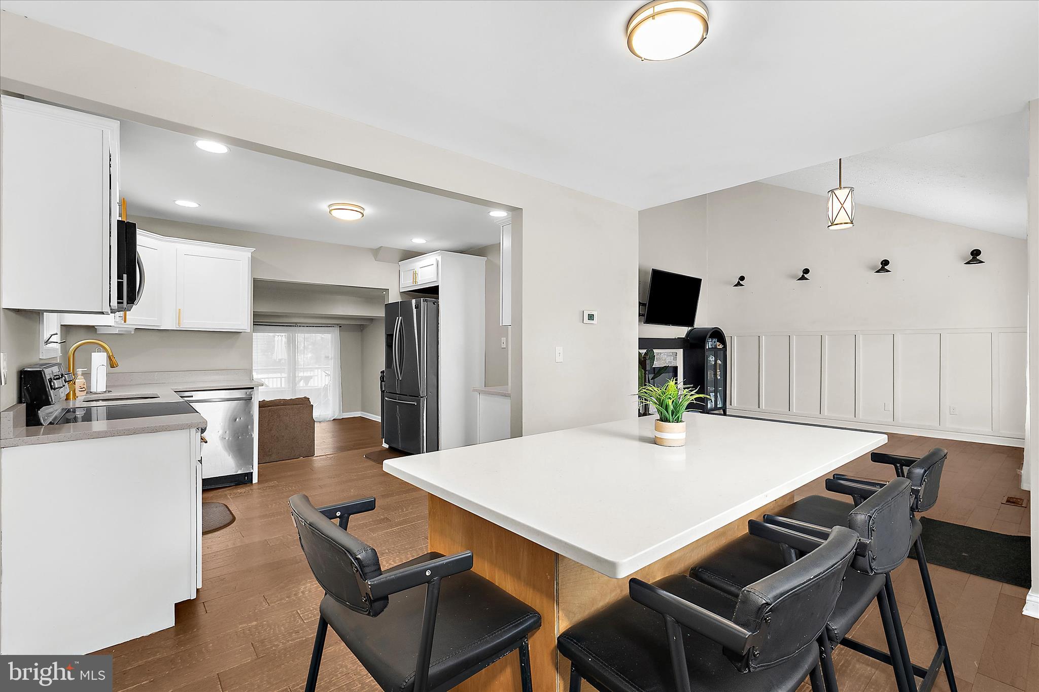 LINTHICUM OAKS - Residential