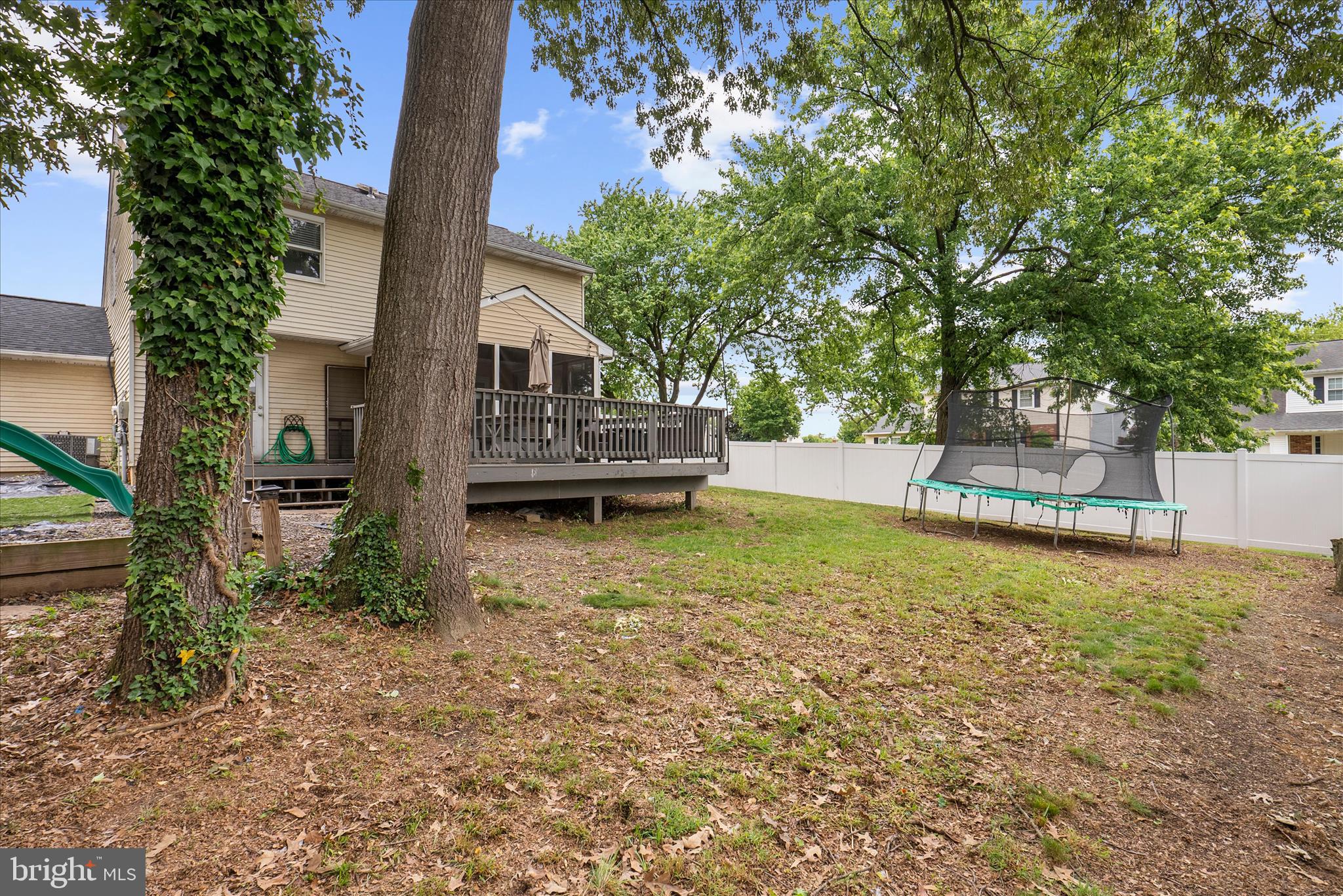 LINTHICUM OAKS - Residential