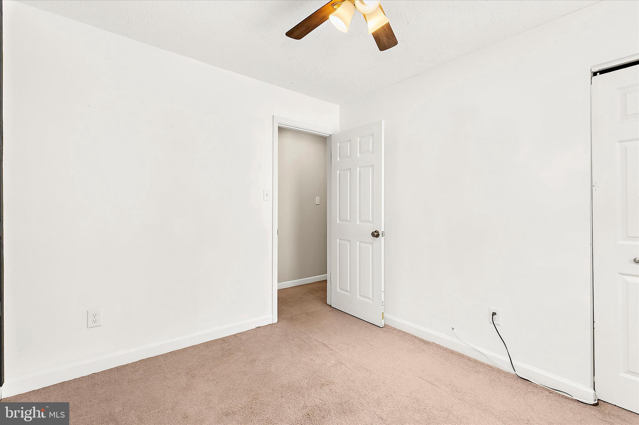 LINTHICUM OAKS - Residential