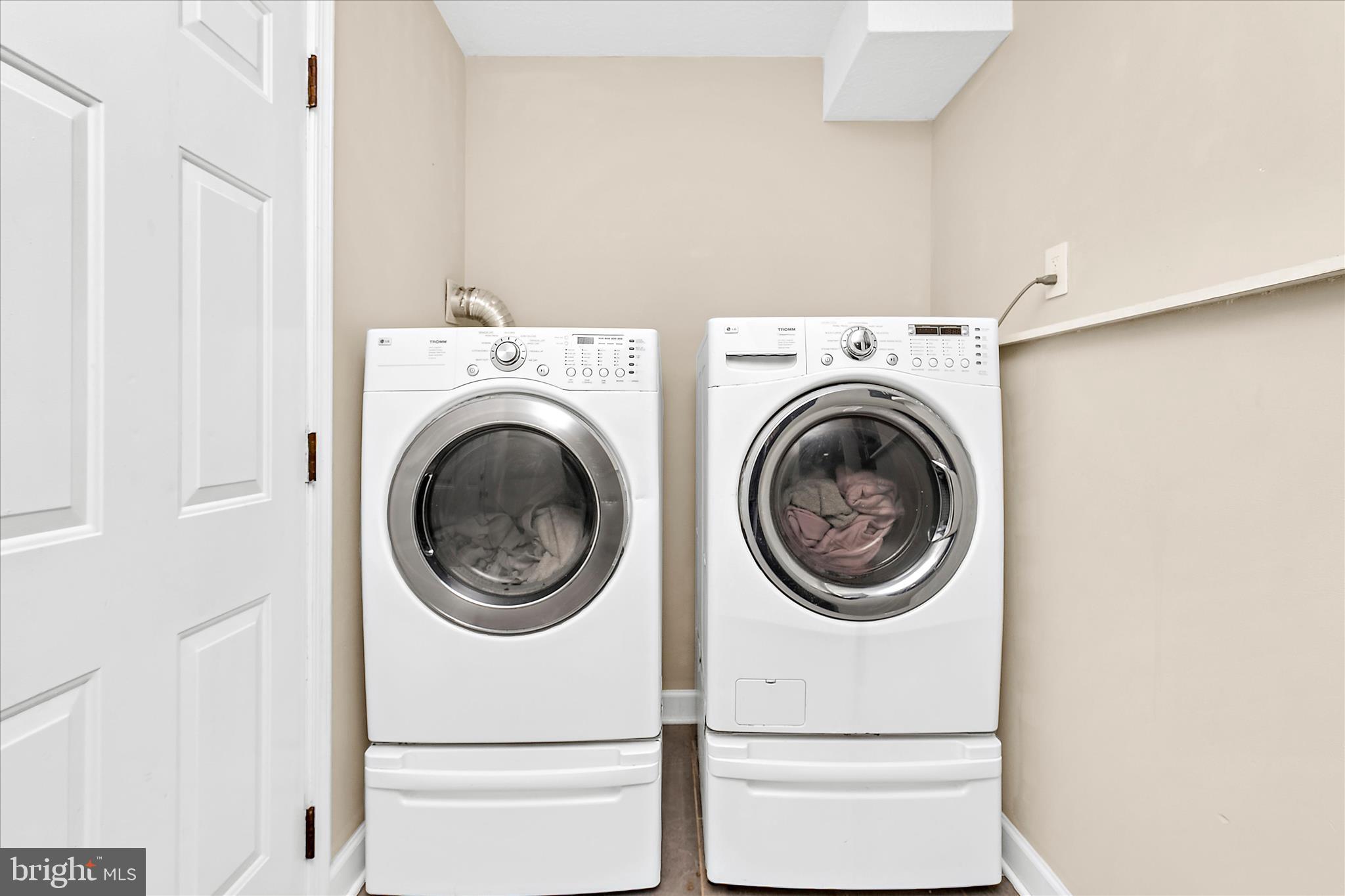 LINTHICUM OAKS - Residential