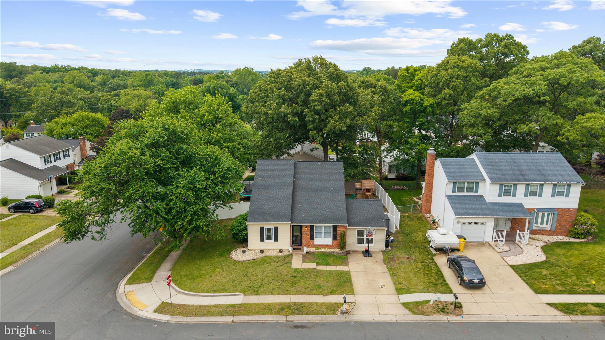 LINTHICUM OAKS - Residential
