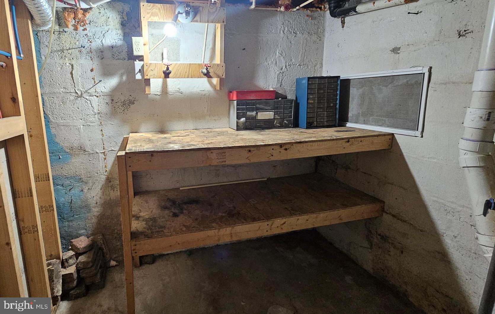 WEST SIDE - Residential