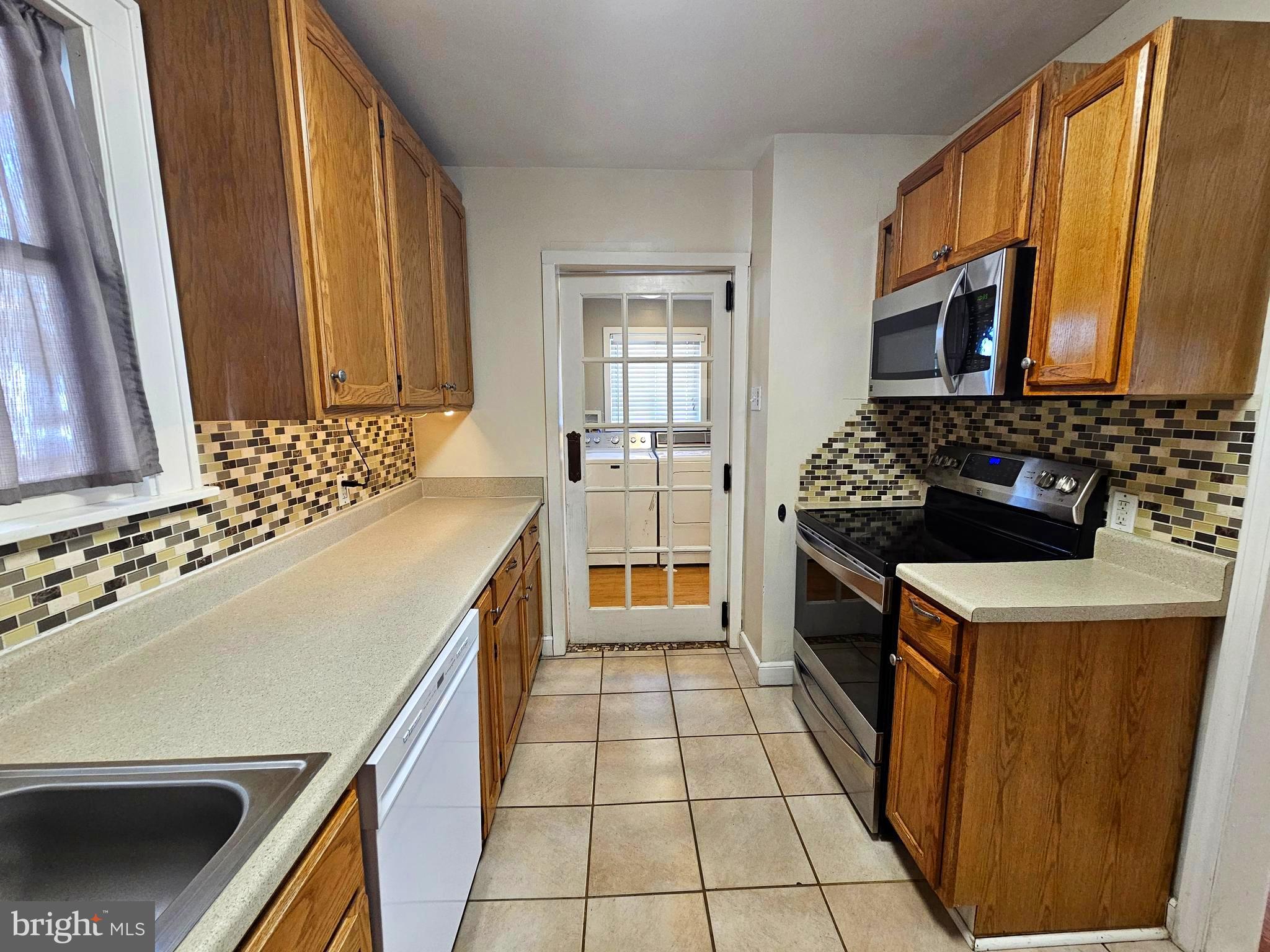 WEST SIDE - Residential