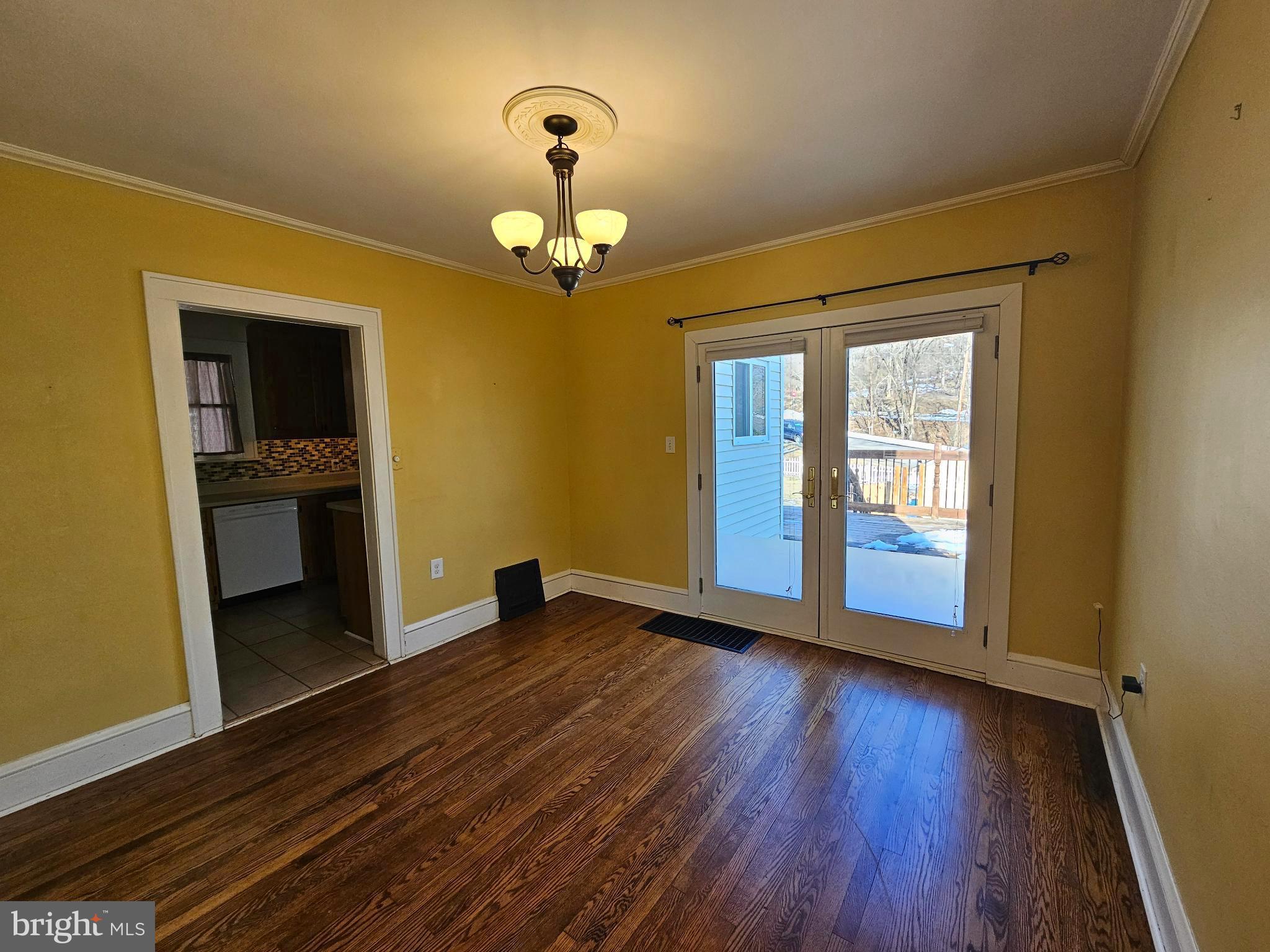 WEST SIDE - Residential