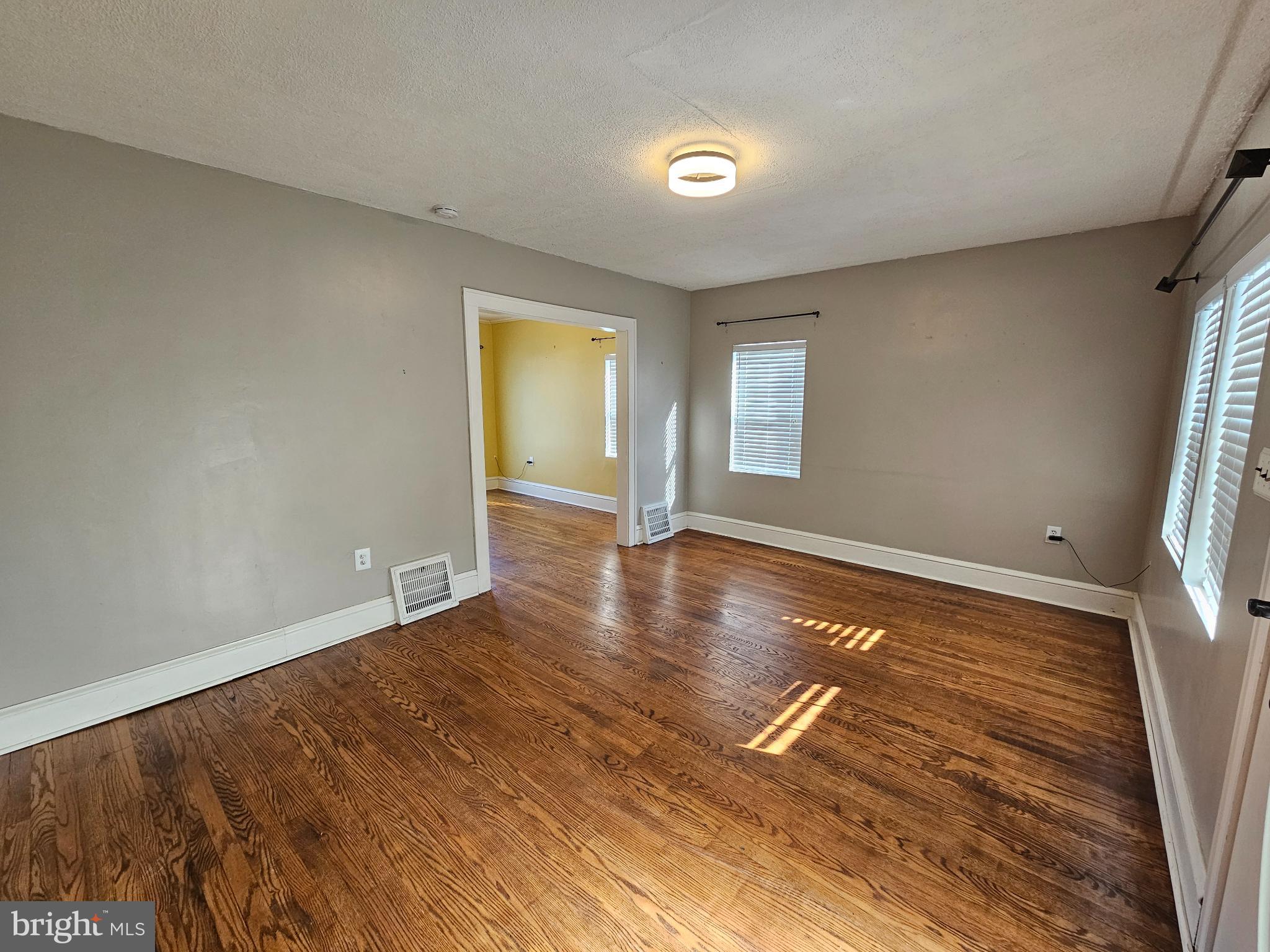 WEST SIDE - Residential