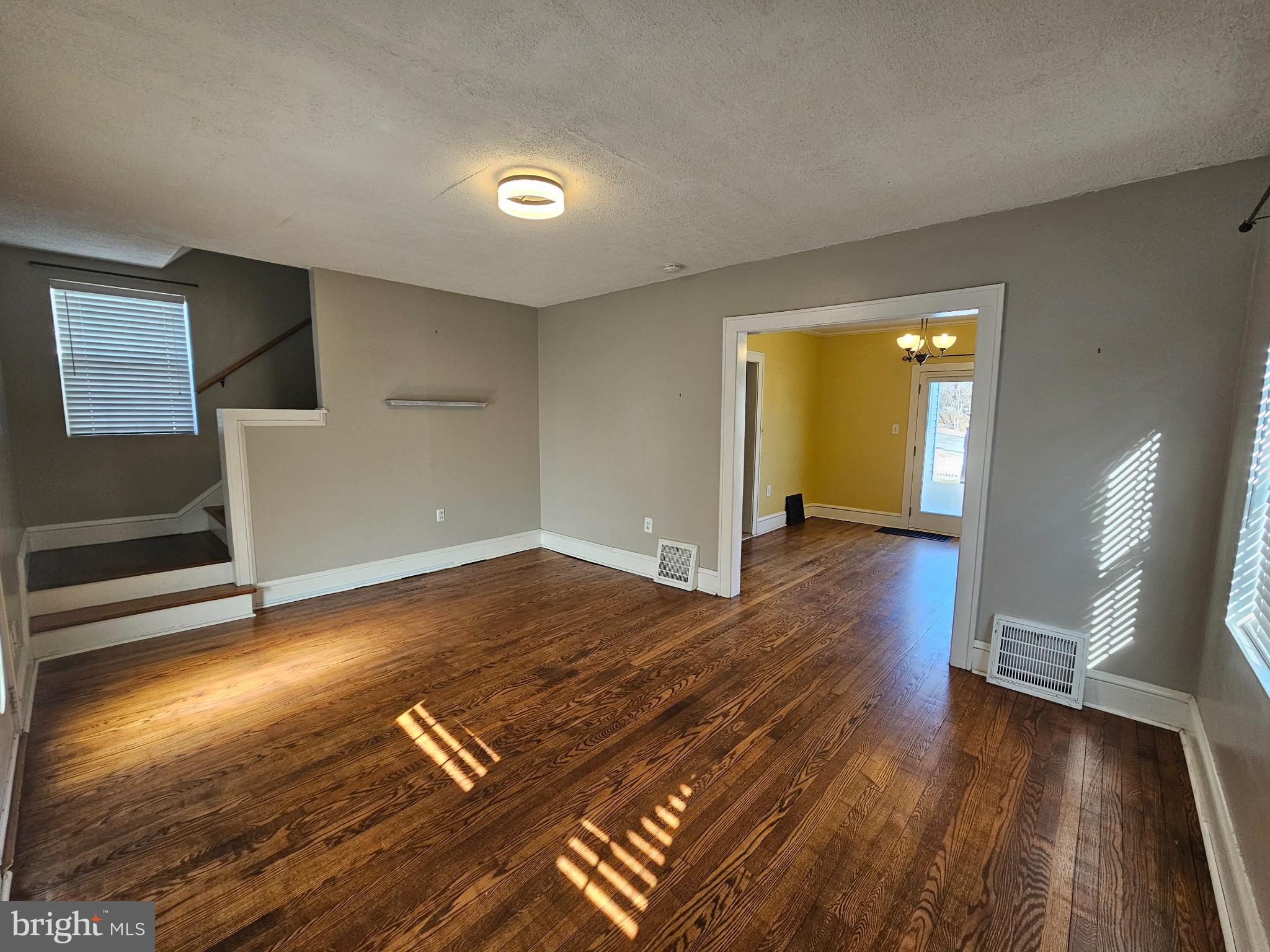 WEST SIDE - Residential