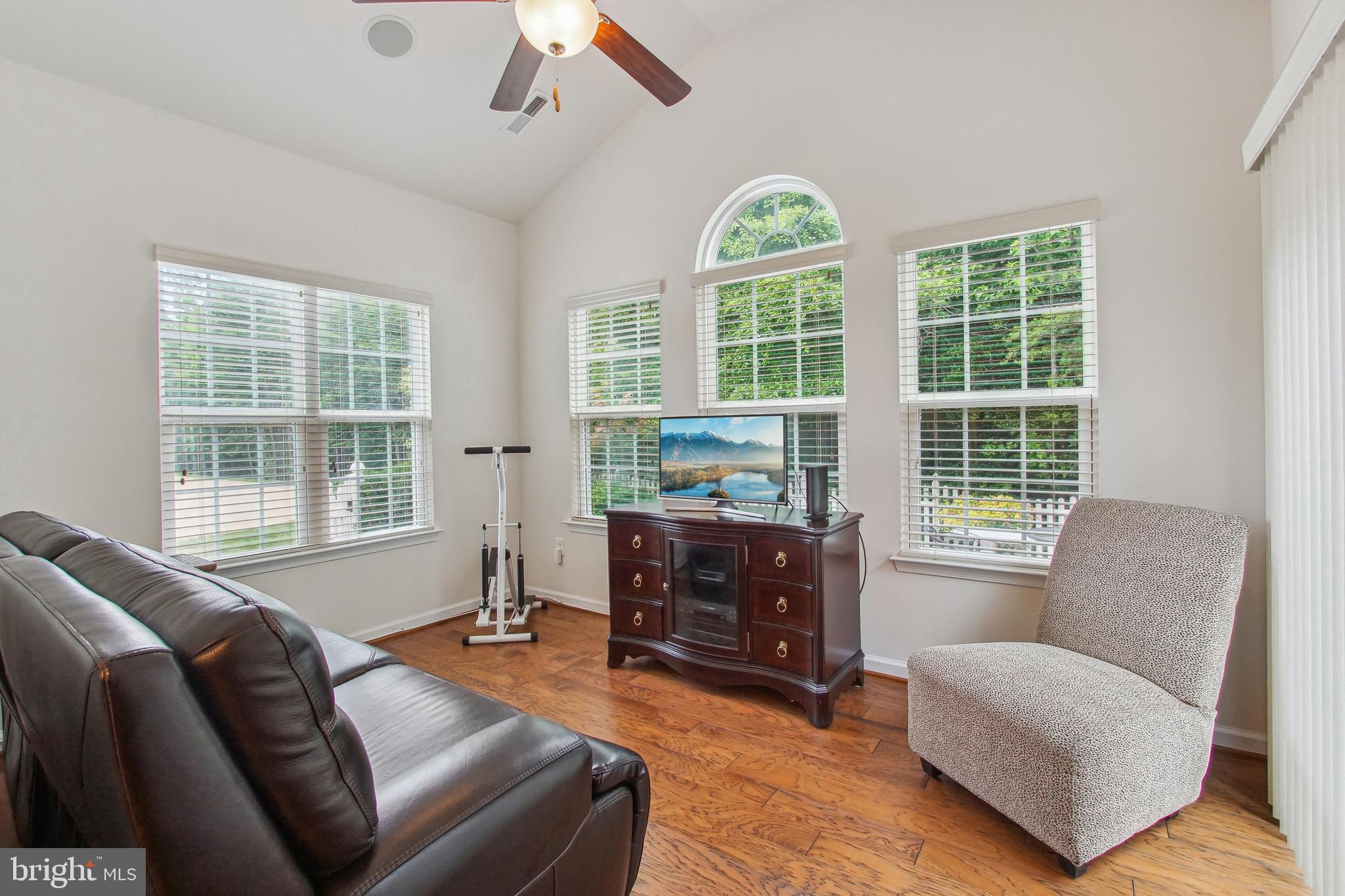 CENTRAL PARKE COLONIAL CHARLES - Residential