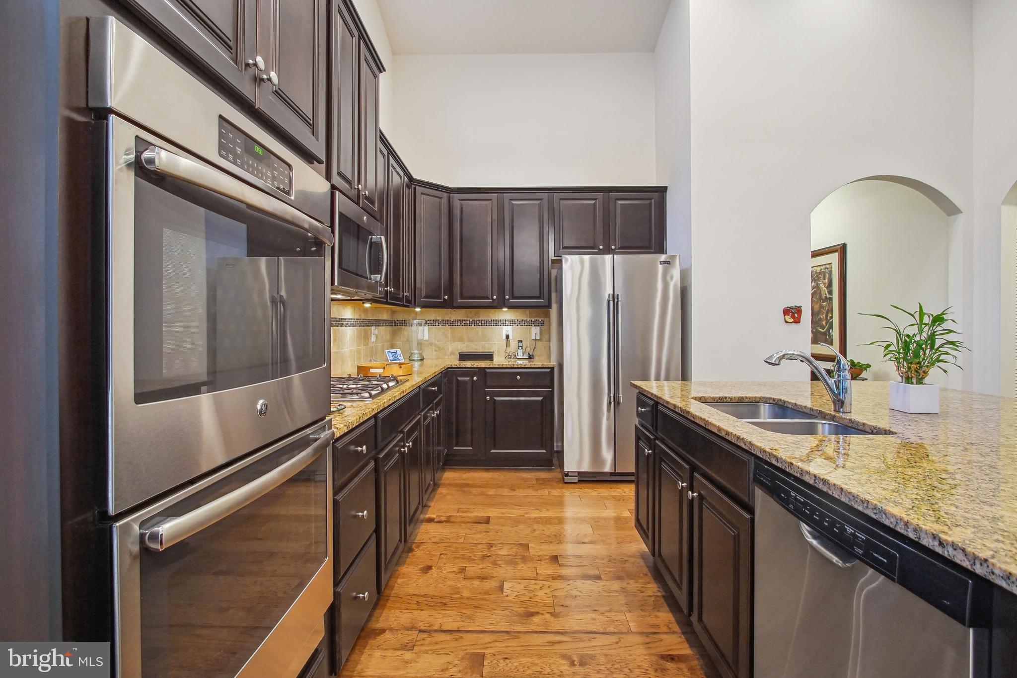 CENTRAL PARKE COLONIAL CHARLES - Residential