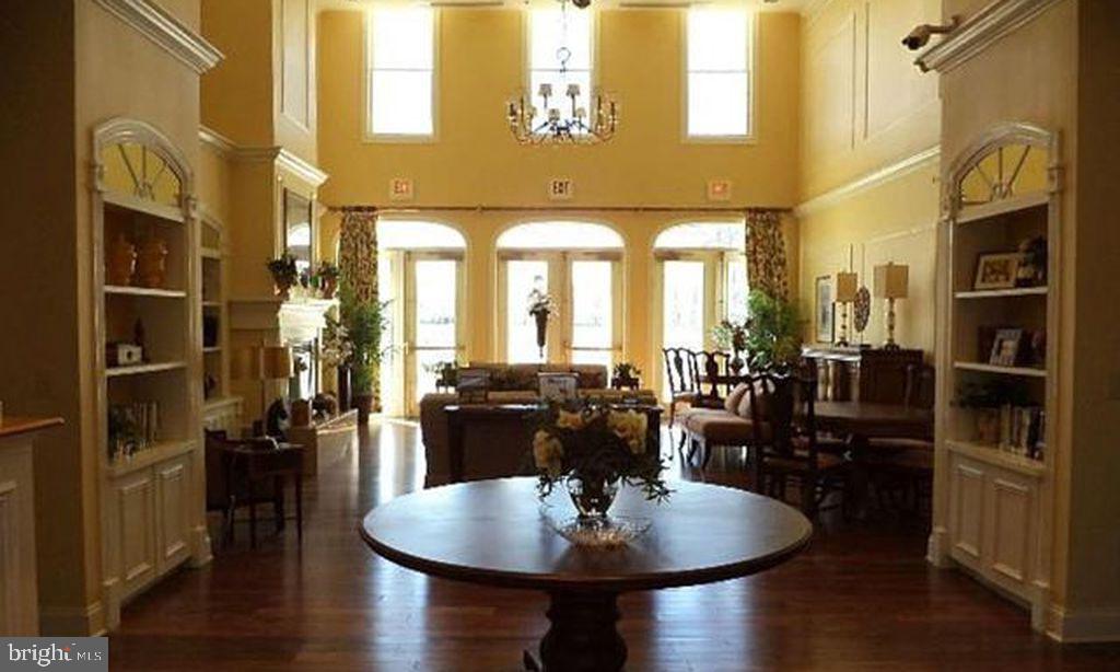 CENTRAL PARKE COLONIAL CHARLES - Residential