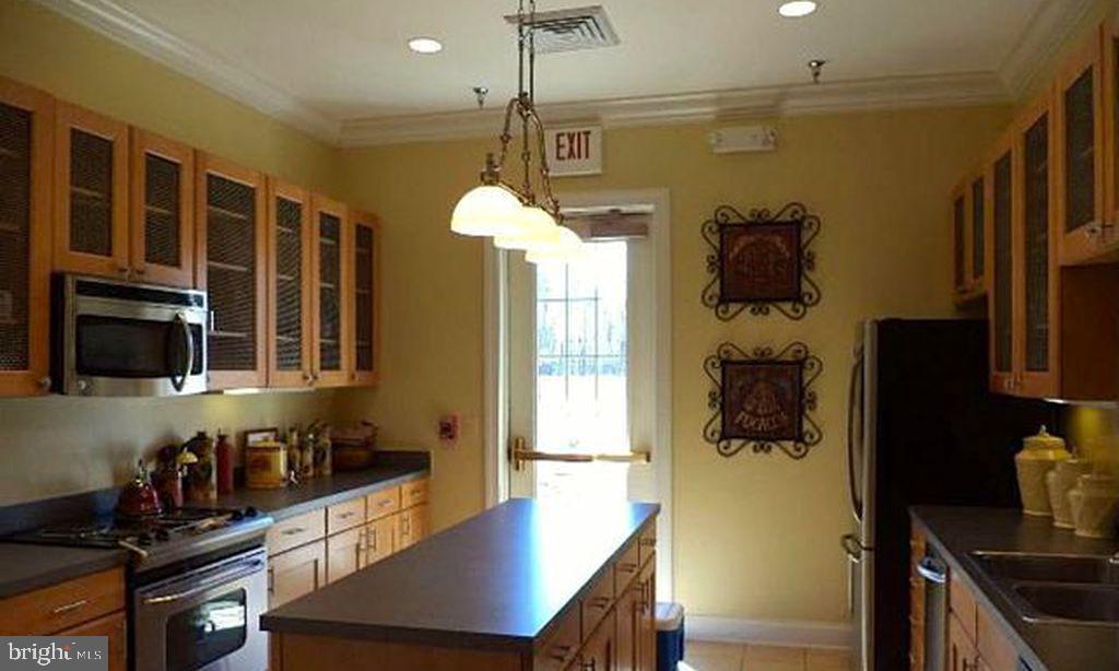 CENTRAL PARKE COLONIAL CHARLES - Residential