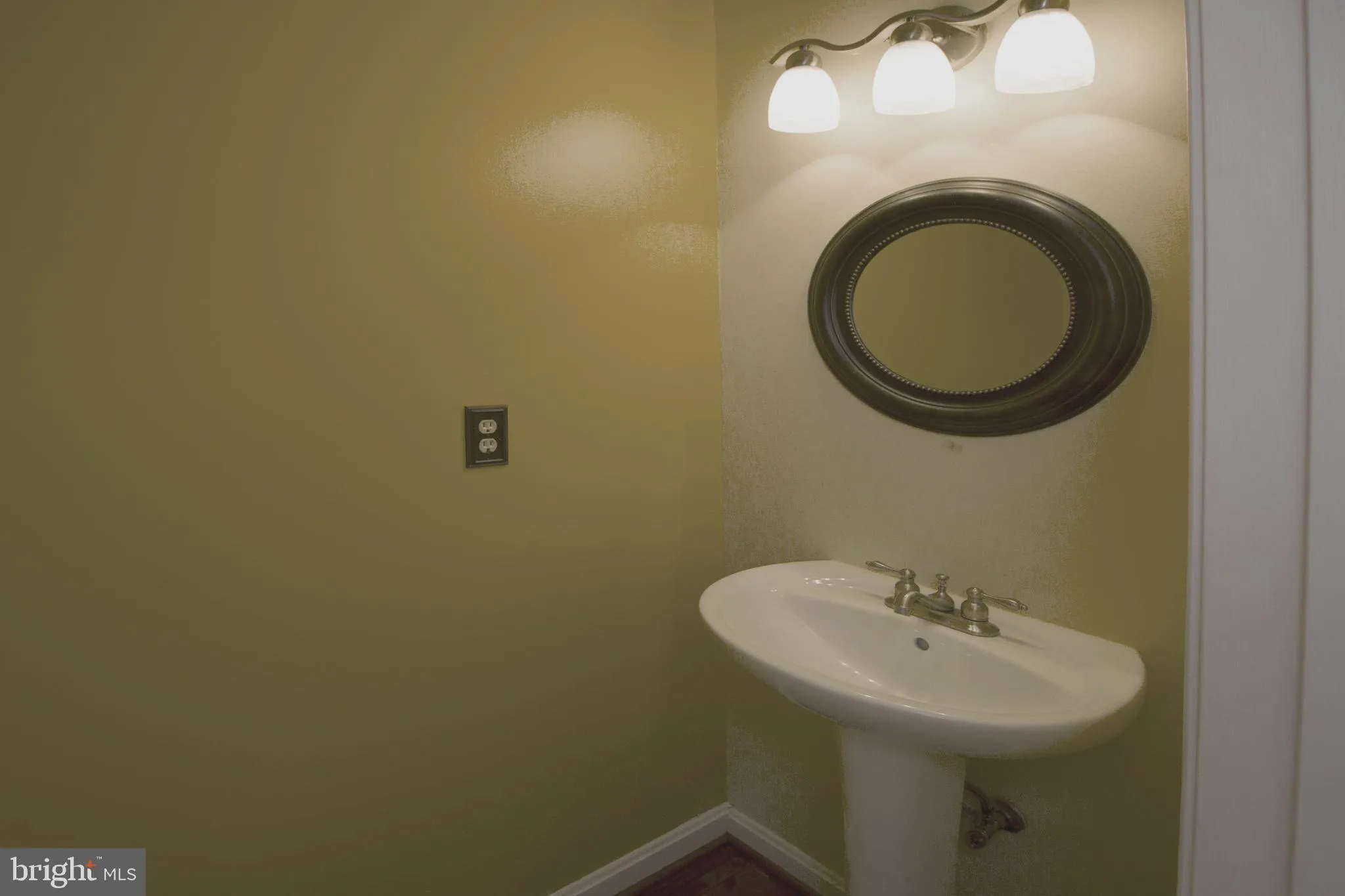 Alexandria, Virginia 22315, United States, 3 Bedrooms Bedrooms, ,4 BathroomsBathrooms,Residential,Active,122781